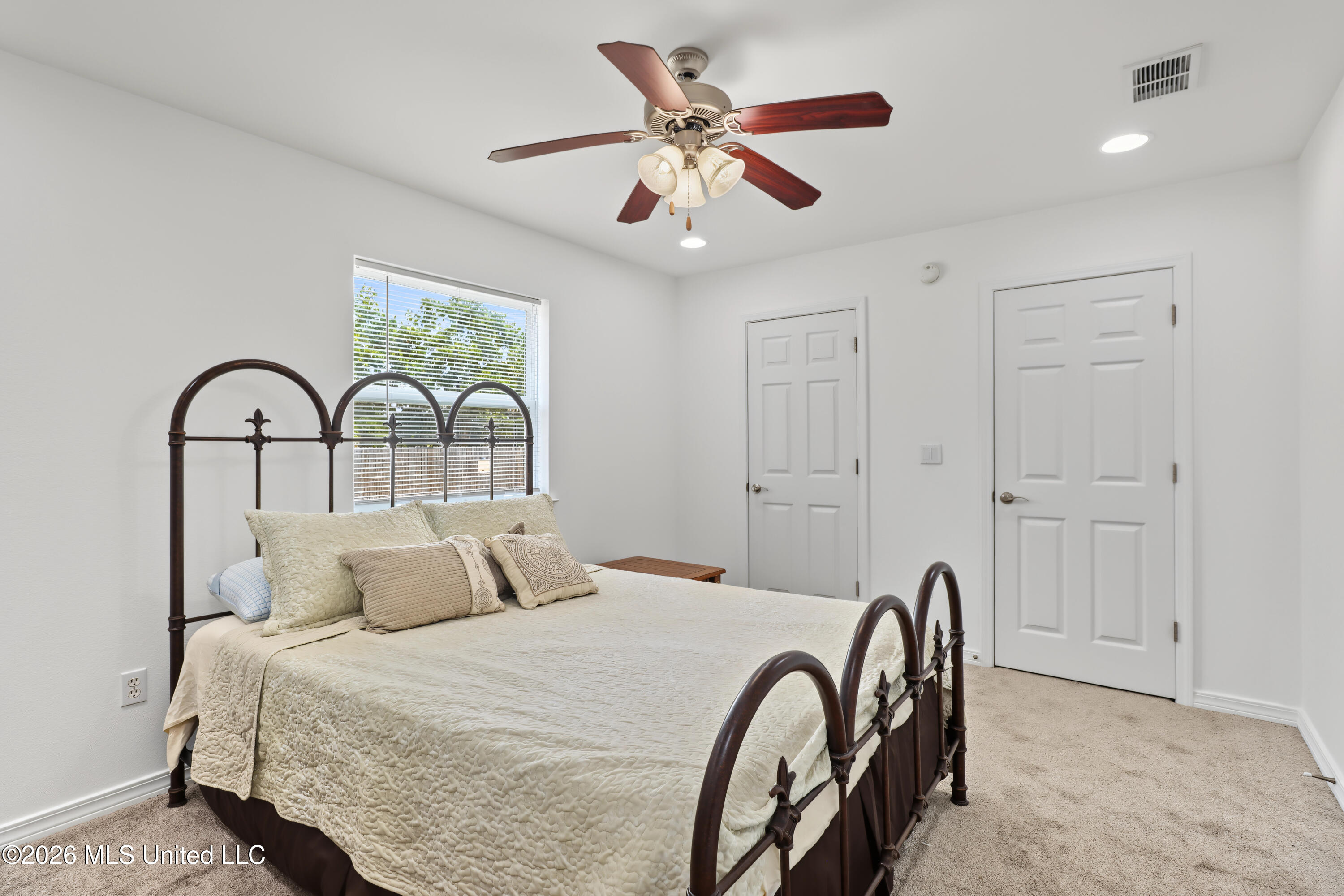 1282 Beach Boulevard Property Photo 9