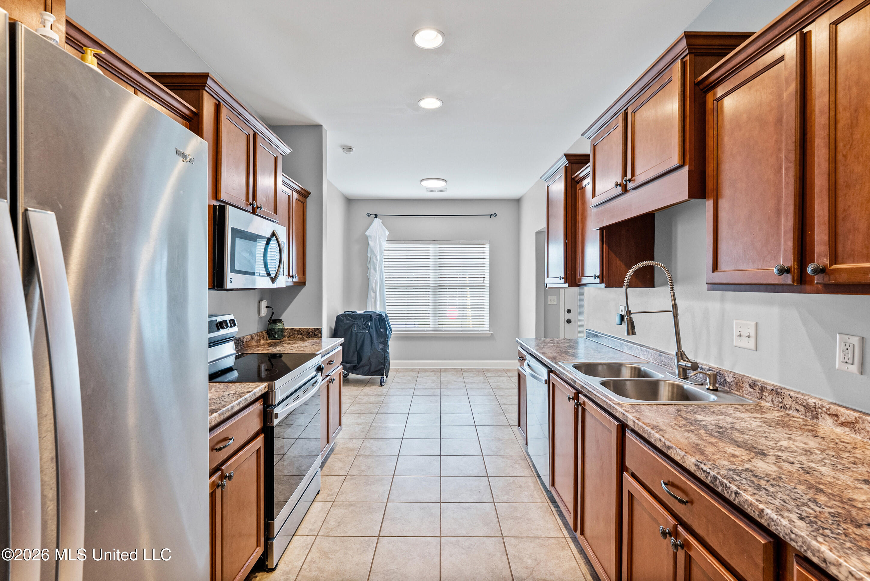 900 Falcon Street Property Photo 12