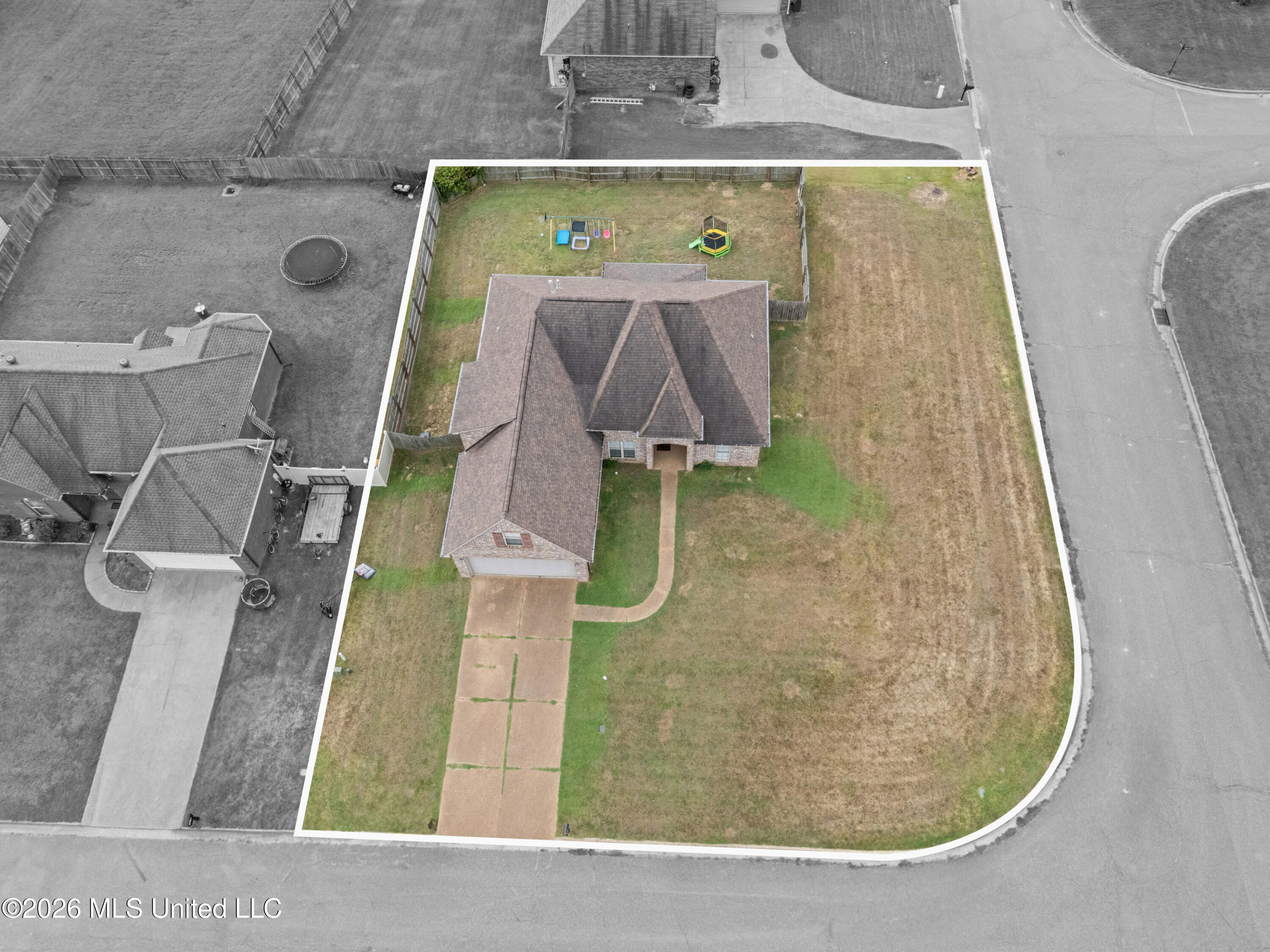900 Falcon Street Property Photo 24