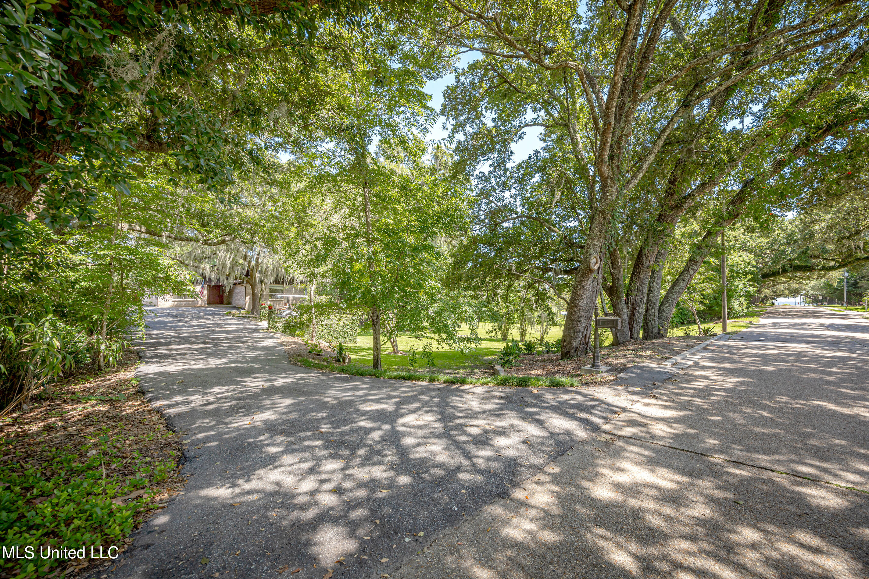 416 Jackson Avenue Property Photo 13