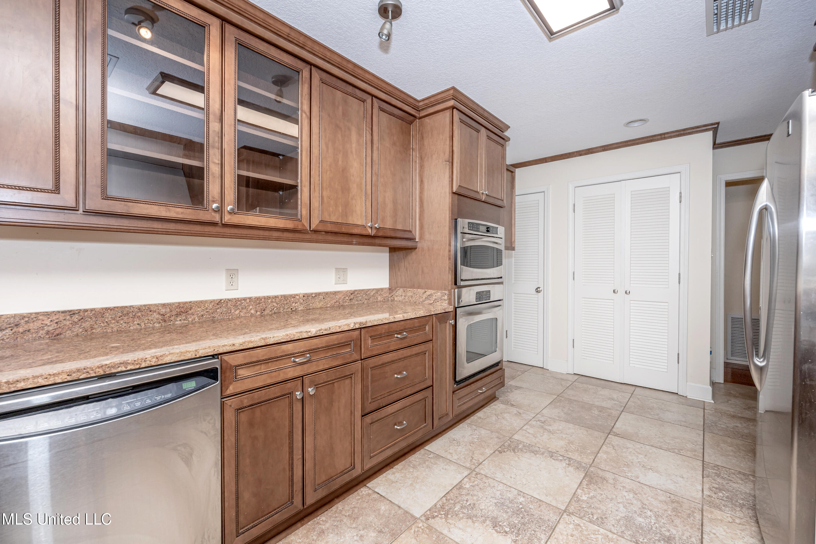 416 Jackson Avenue Property Photo 27