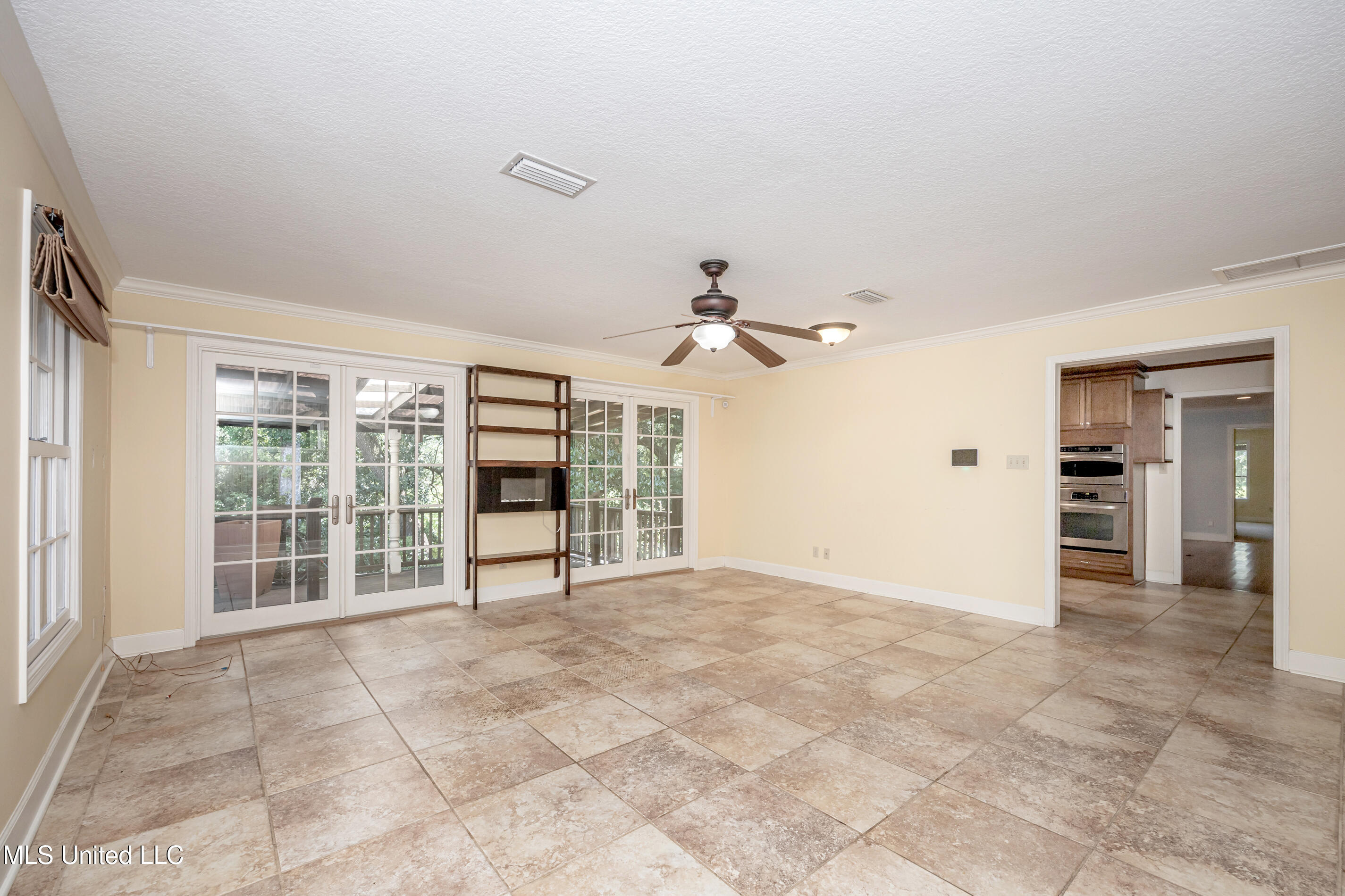 416 Jackson Avenue Property Photo 33