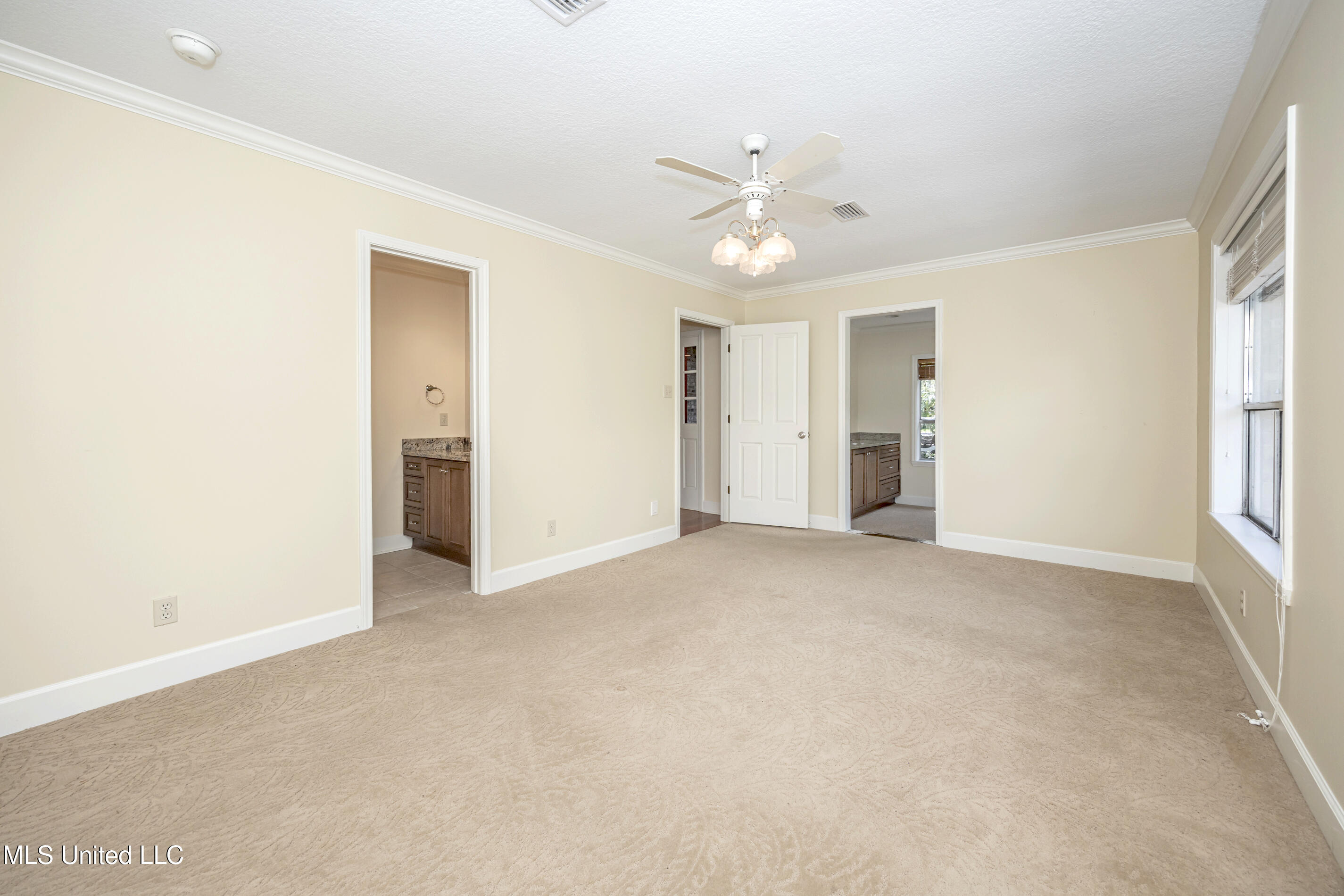 416 Jackson Avenue Property Photo 42