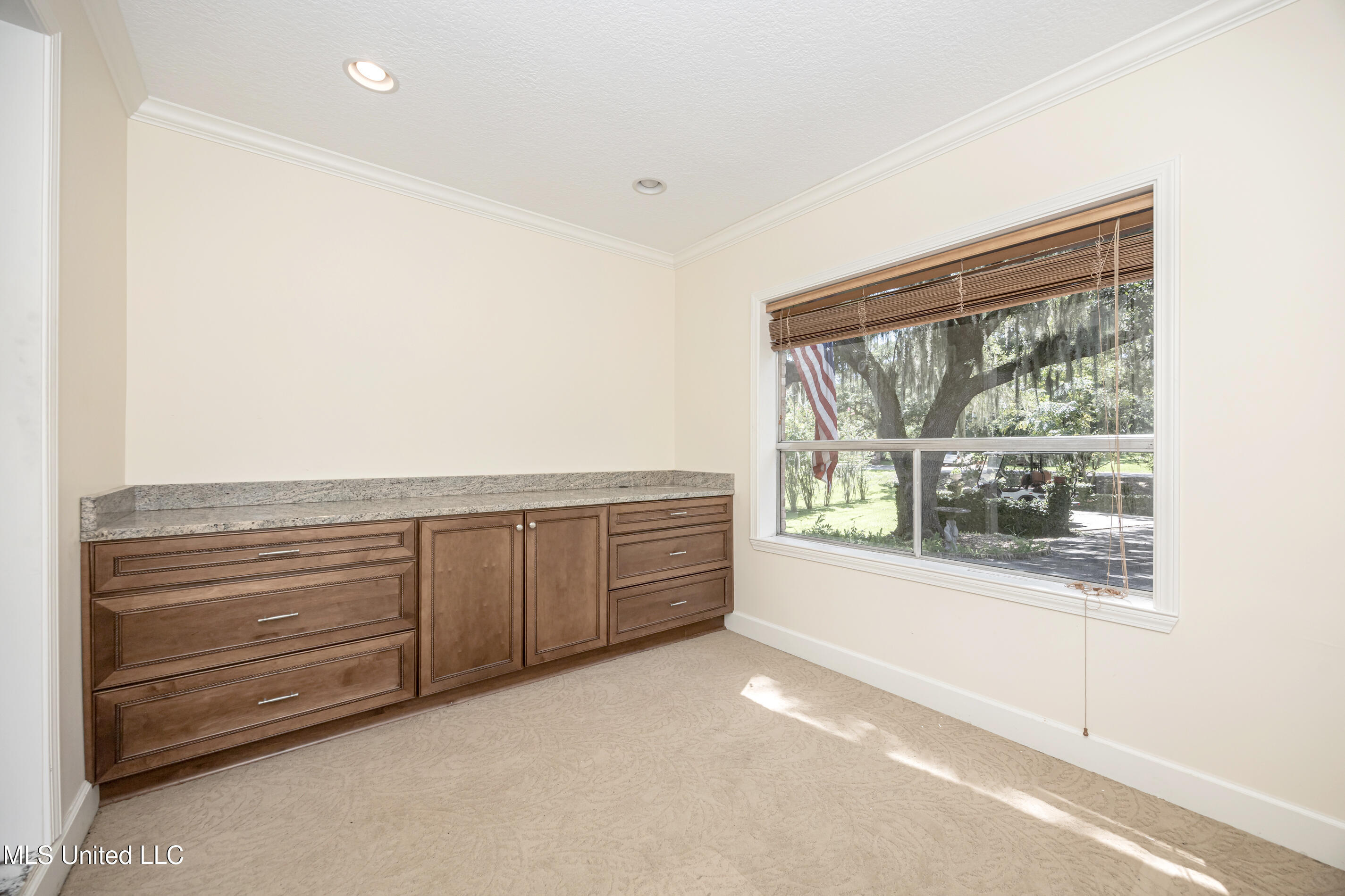 416 Jackson Avenue Property Photo 43