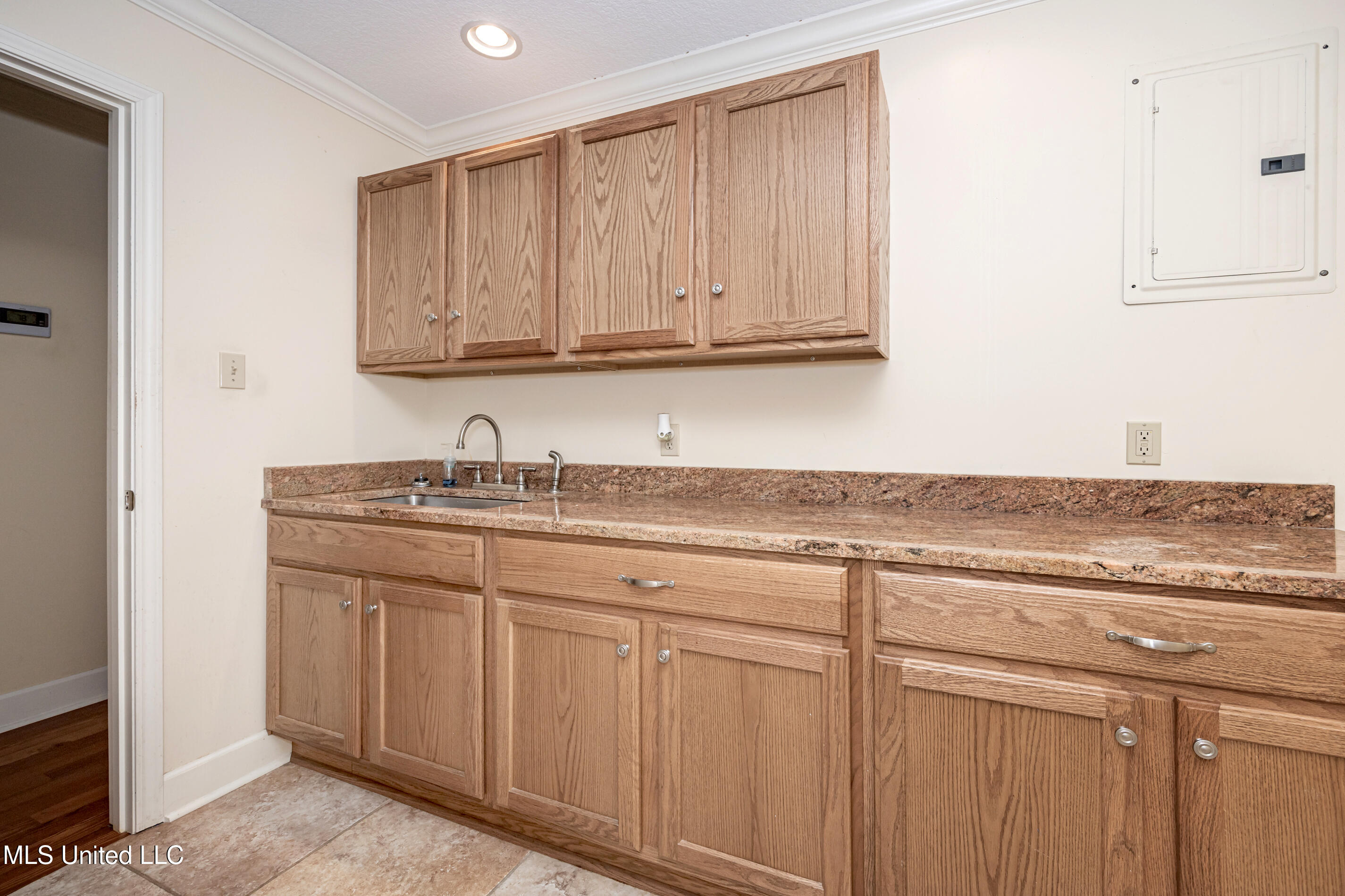 416 Jackson Avenue Property Photo 48