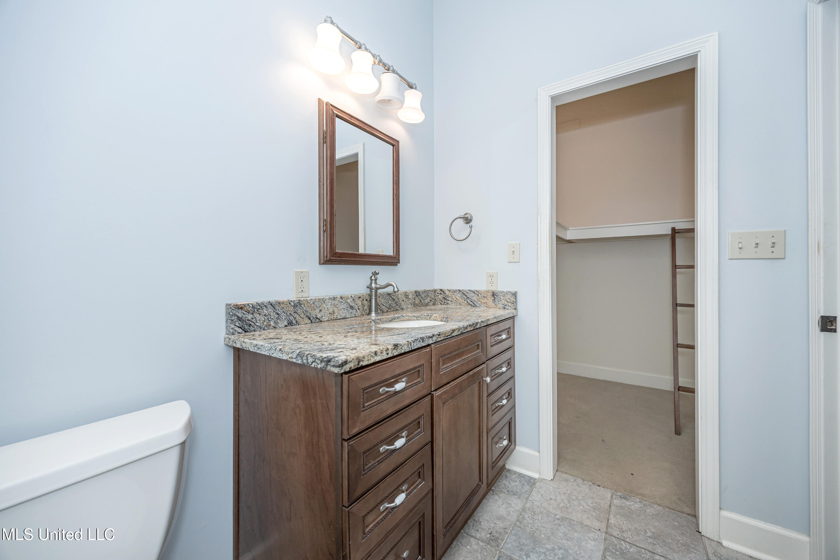 416 Jackson Avenue Property Photo 54