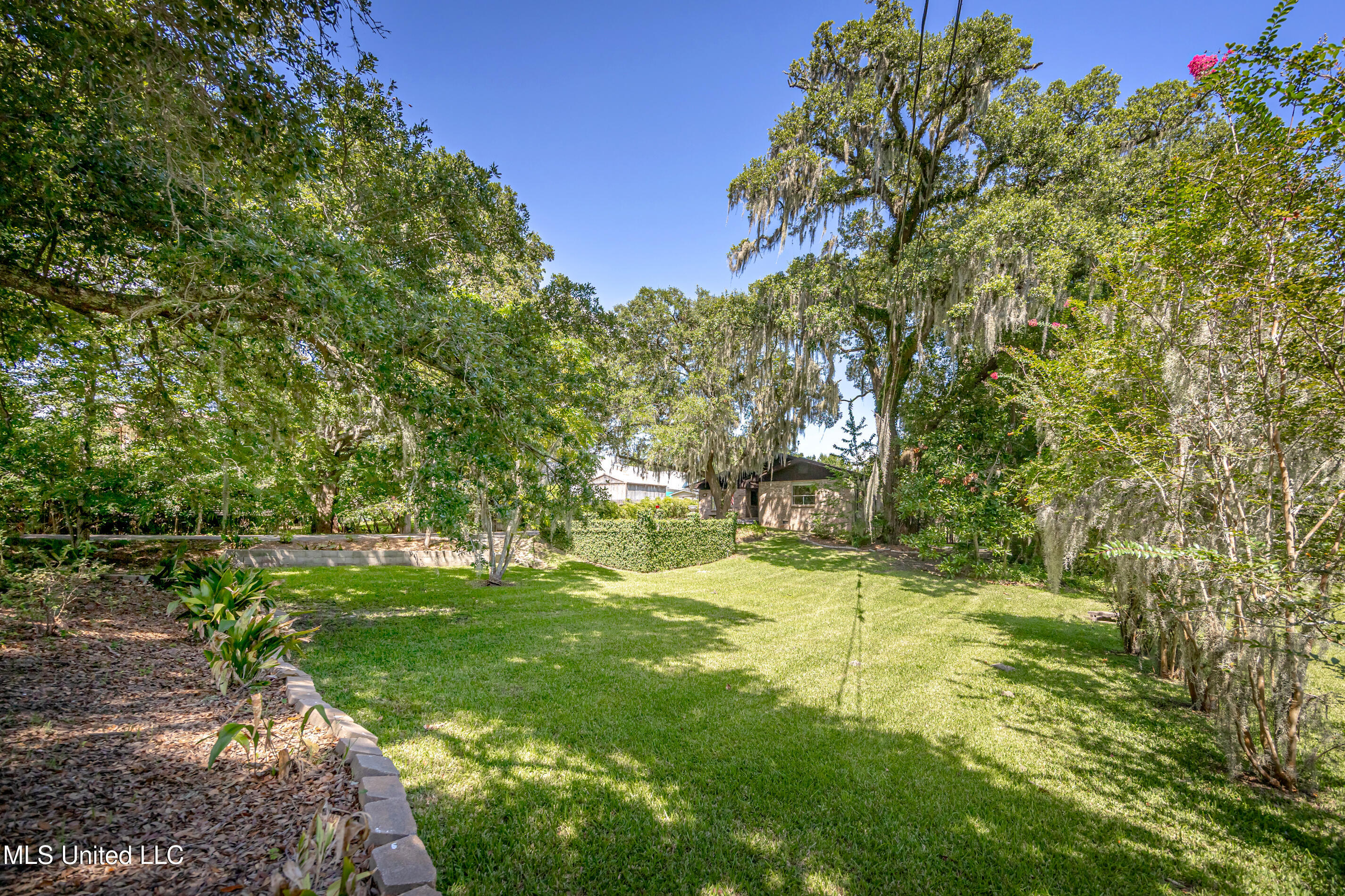 416 Jackson Avenue Property Photo 88