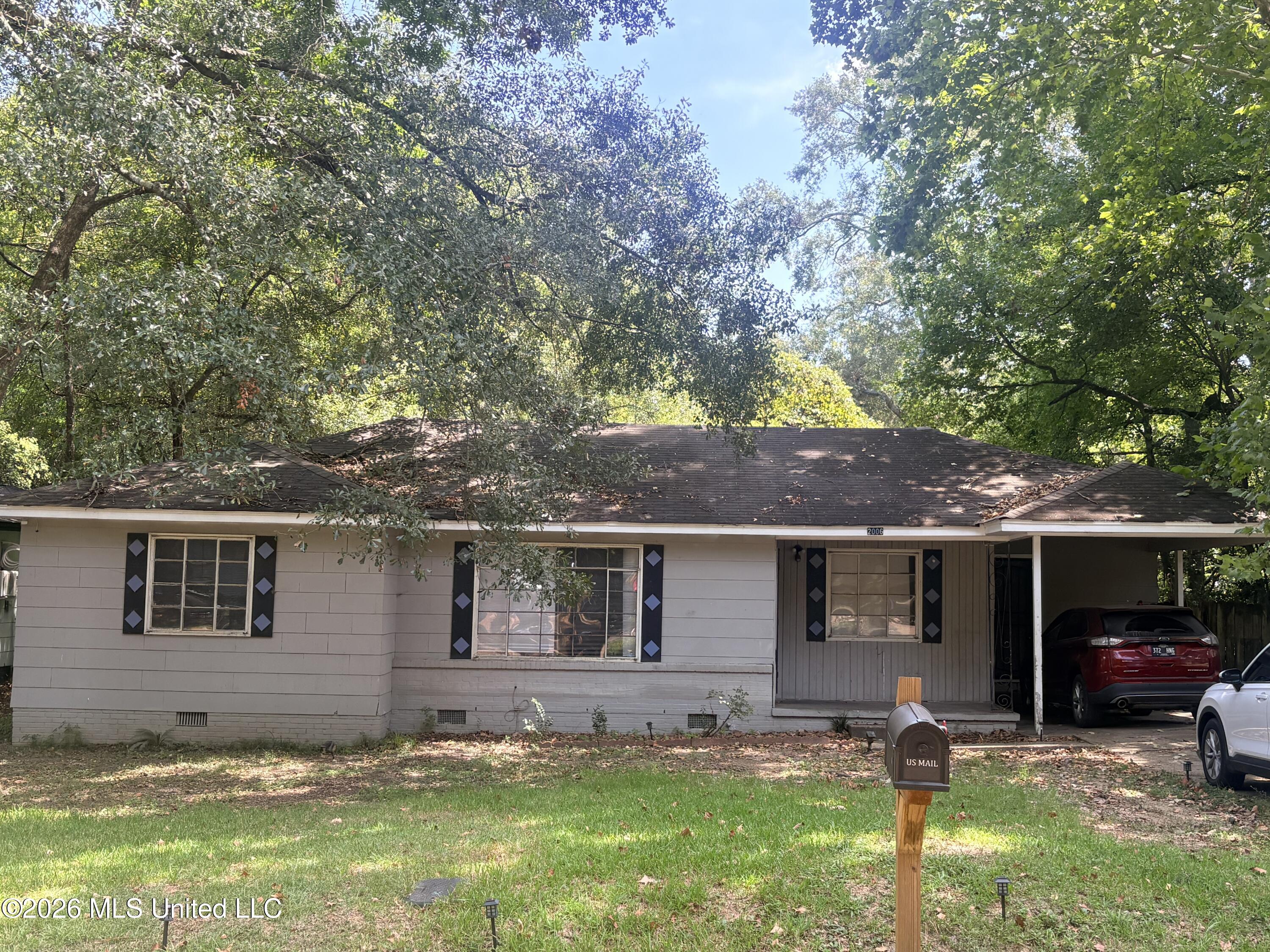 2006 E Paden Street Property Photo 1