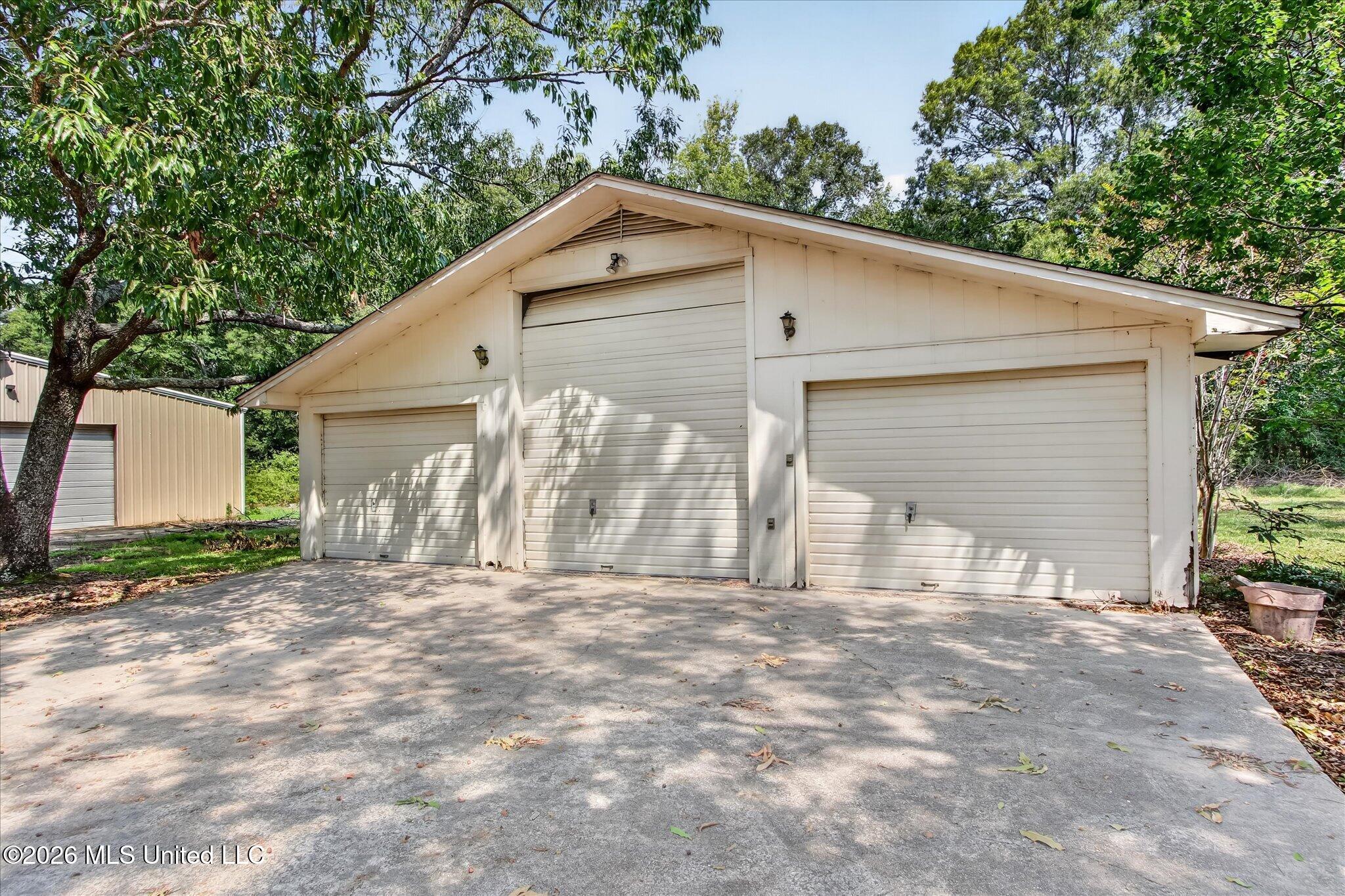 109 Lincoln Avenue Property Photo 4