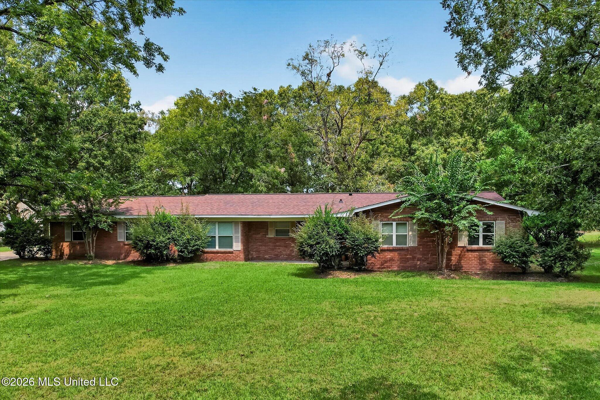 109 Lincoln Avenue Property Photo 8