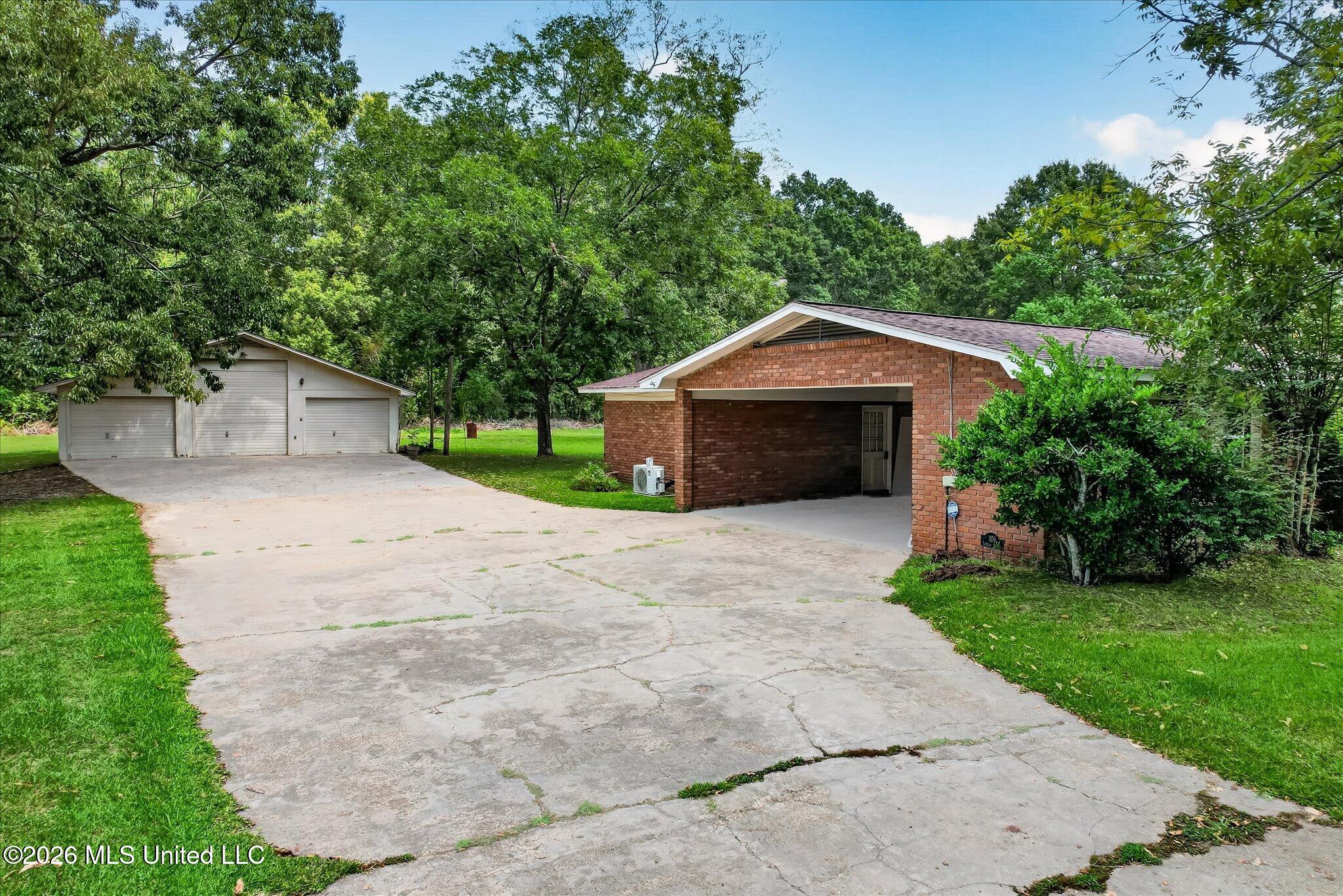 109 Lincoln Avenue Property Photo 11