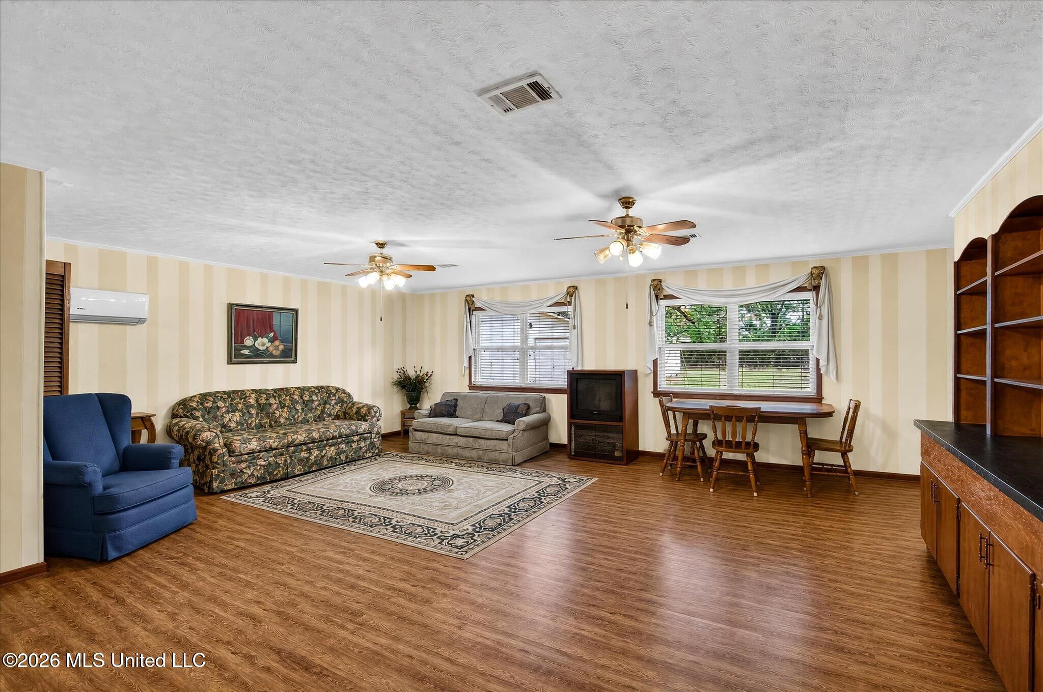109 Lincoln Avenue Property Photo 23