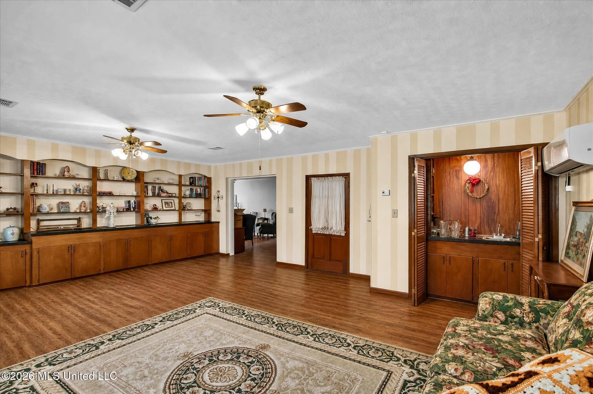 109 Lincoln Avenue Property Photo 25