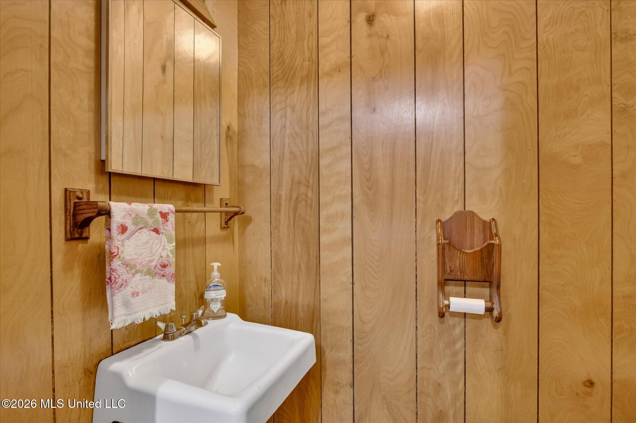 109 Lincoln Avenue Property Photo 29