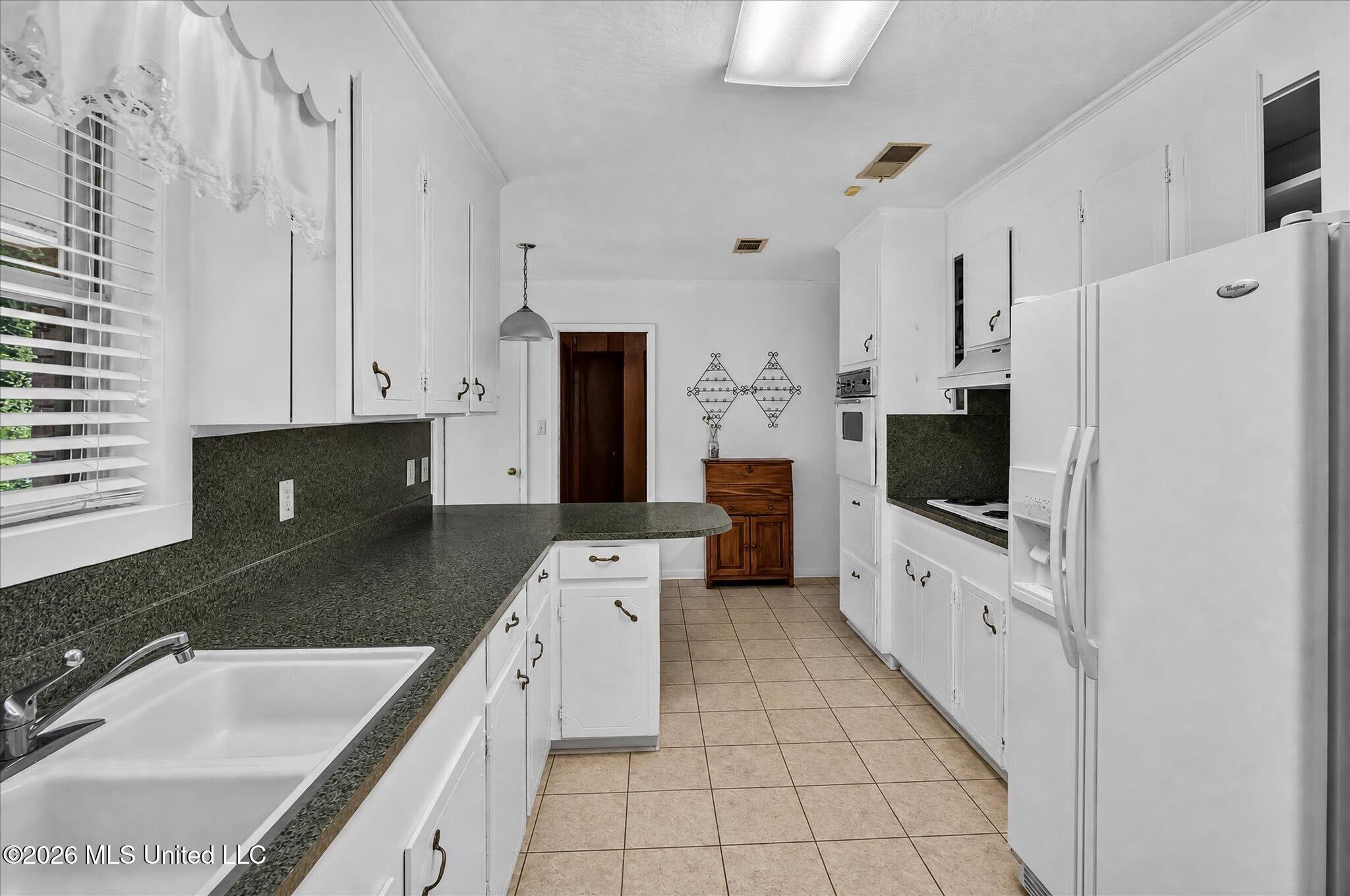 109 Lincoln Avenue Property Photo 37