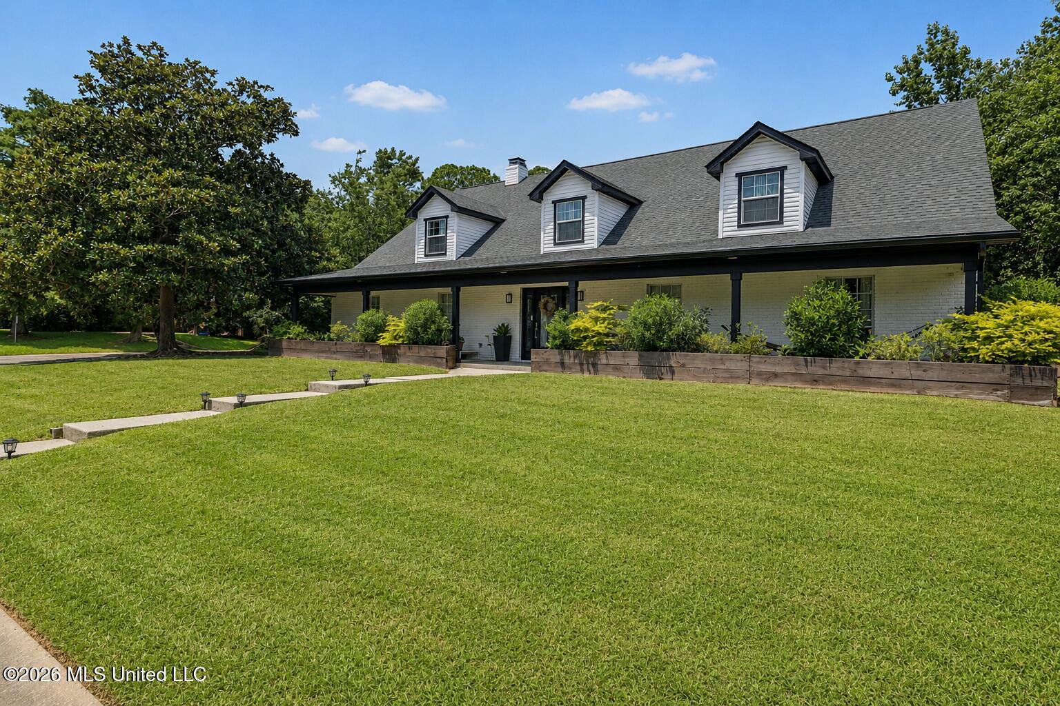 451 Cove Drive Property Photo 2