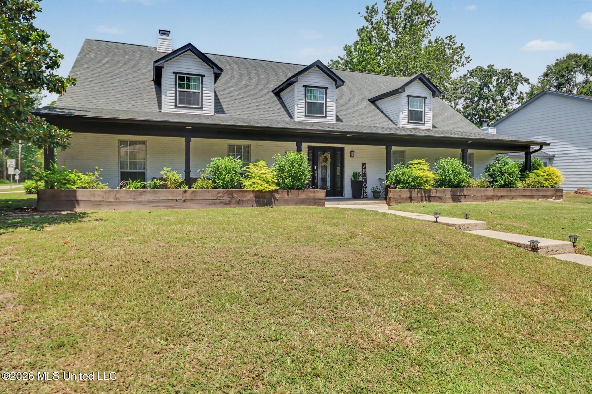 451 Cove Drive Property Photo 3