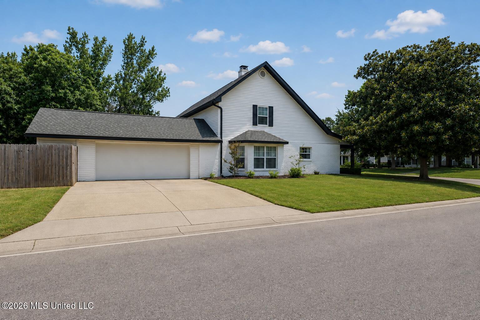 451 Cove Drive Property Photo 4