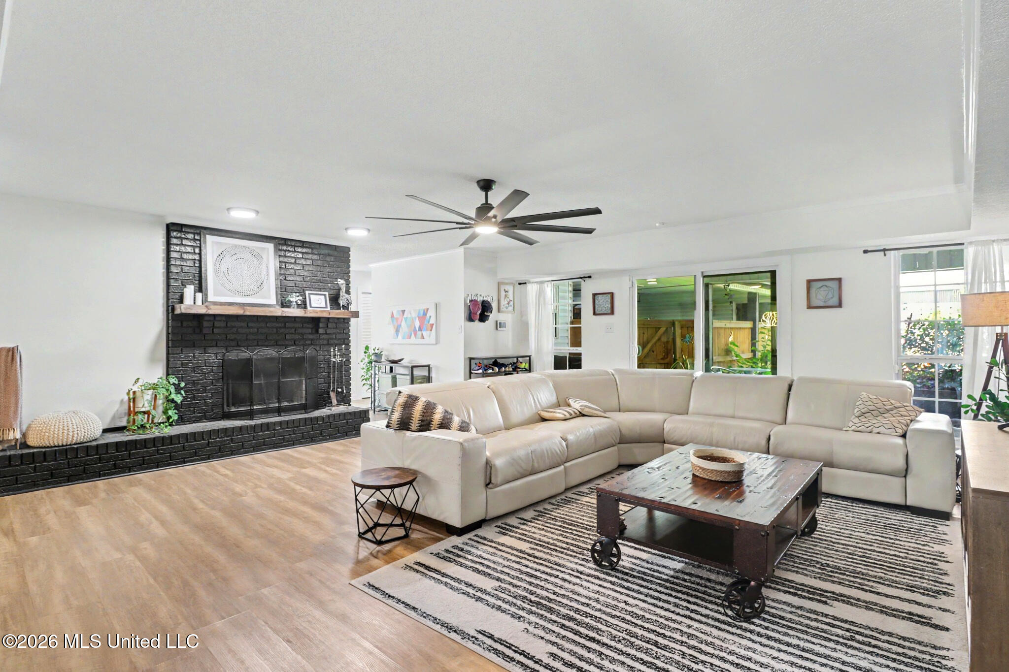 451 Cove Drive Property Photo 6