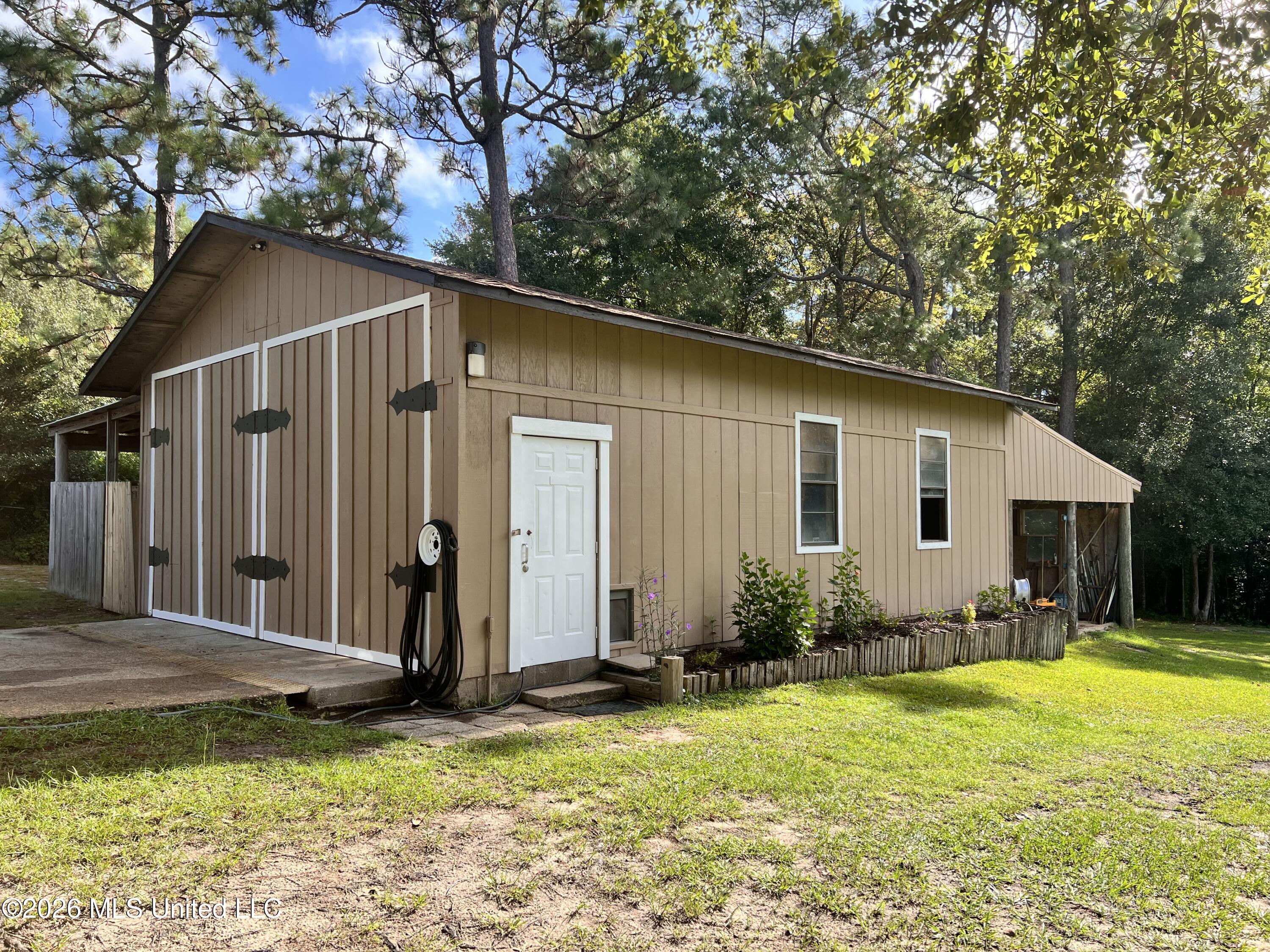 13450 E Schanbacher Road Property Photo 7
