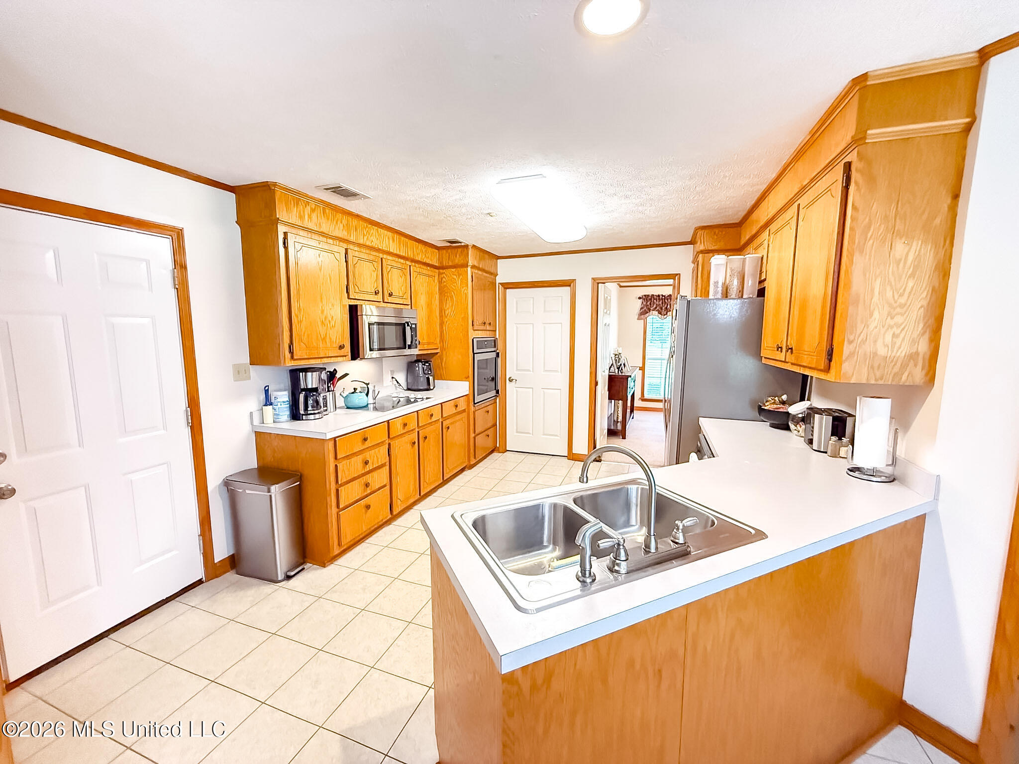 1070 Deerfield Road Property Photo 5