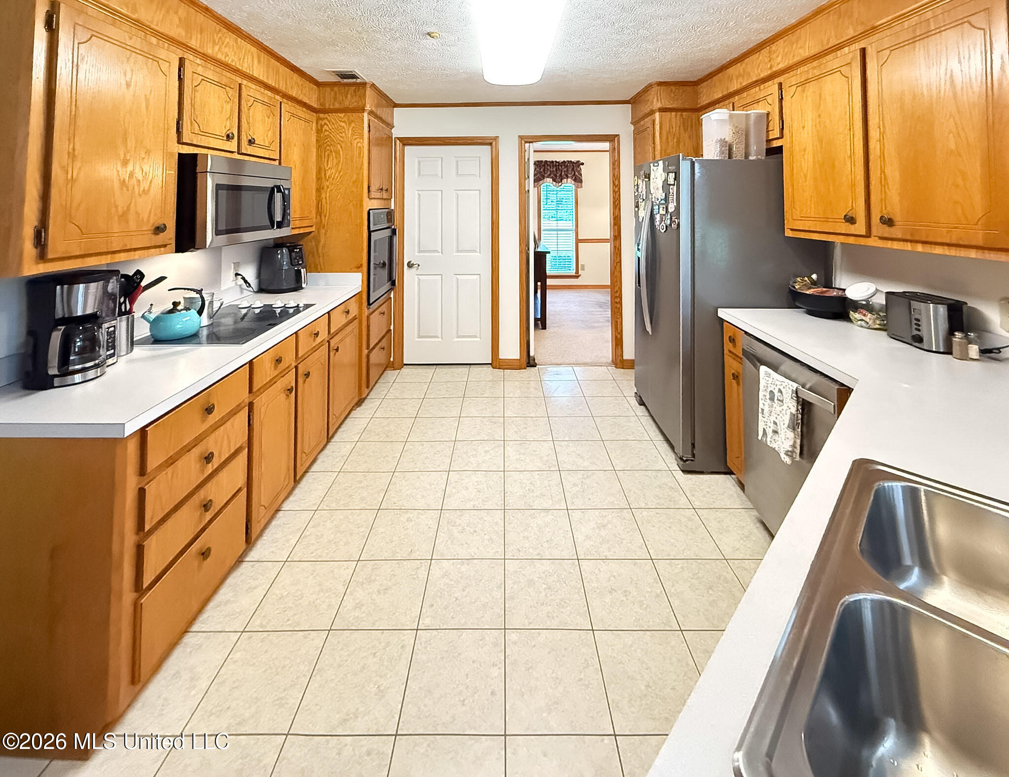 1070 Deerfield Road Property Photo 6