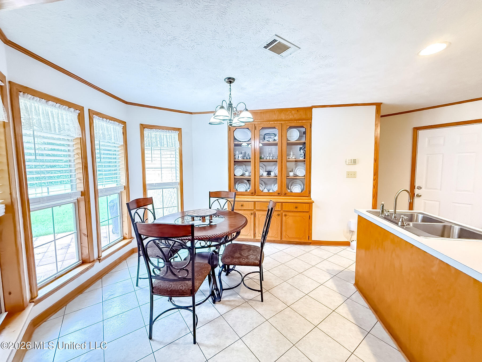 1070 Deerfield Road Property Photo 7