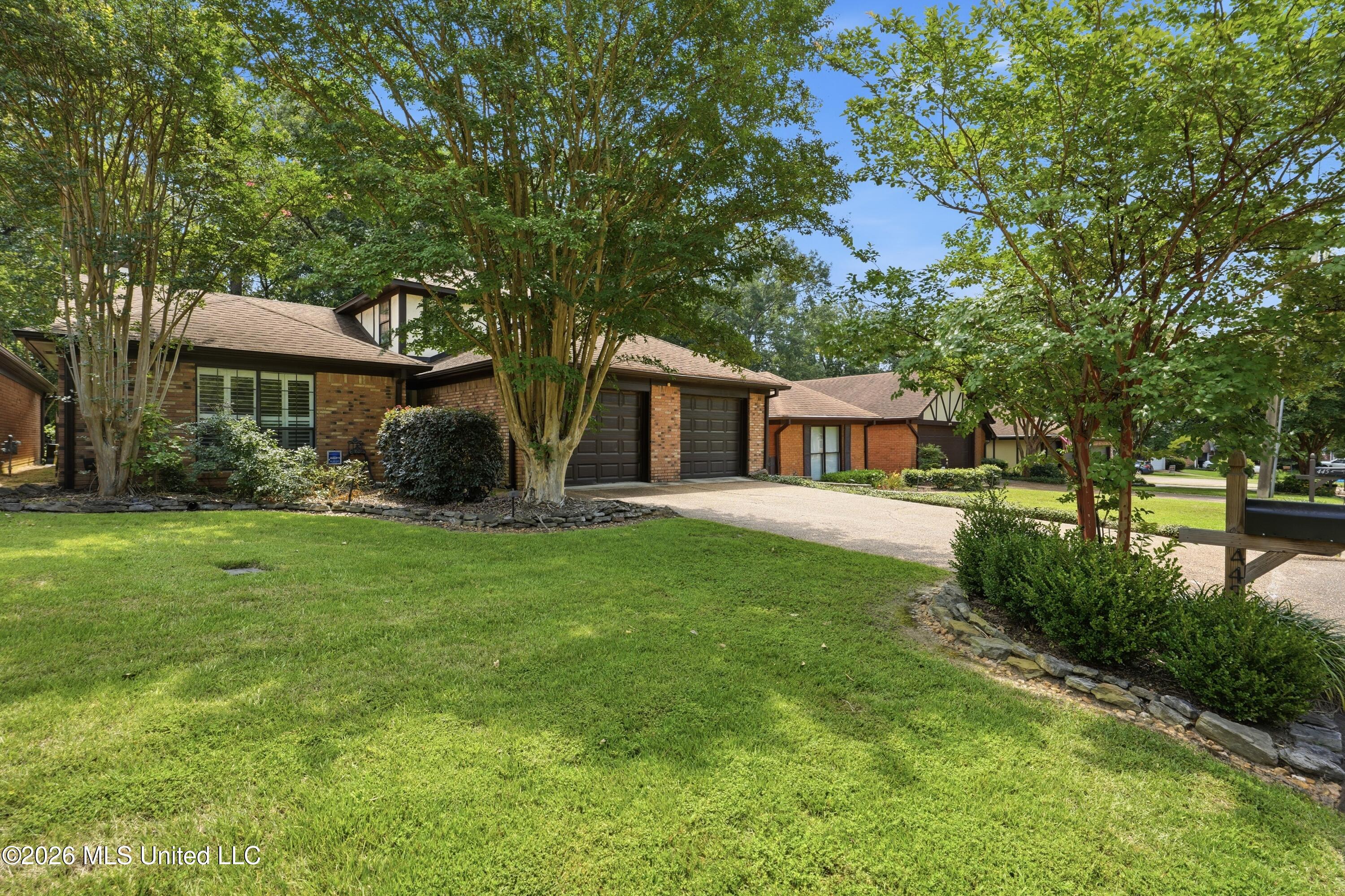 443 Bradford Drive Property Photo 1