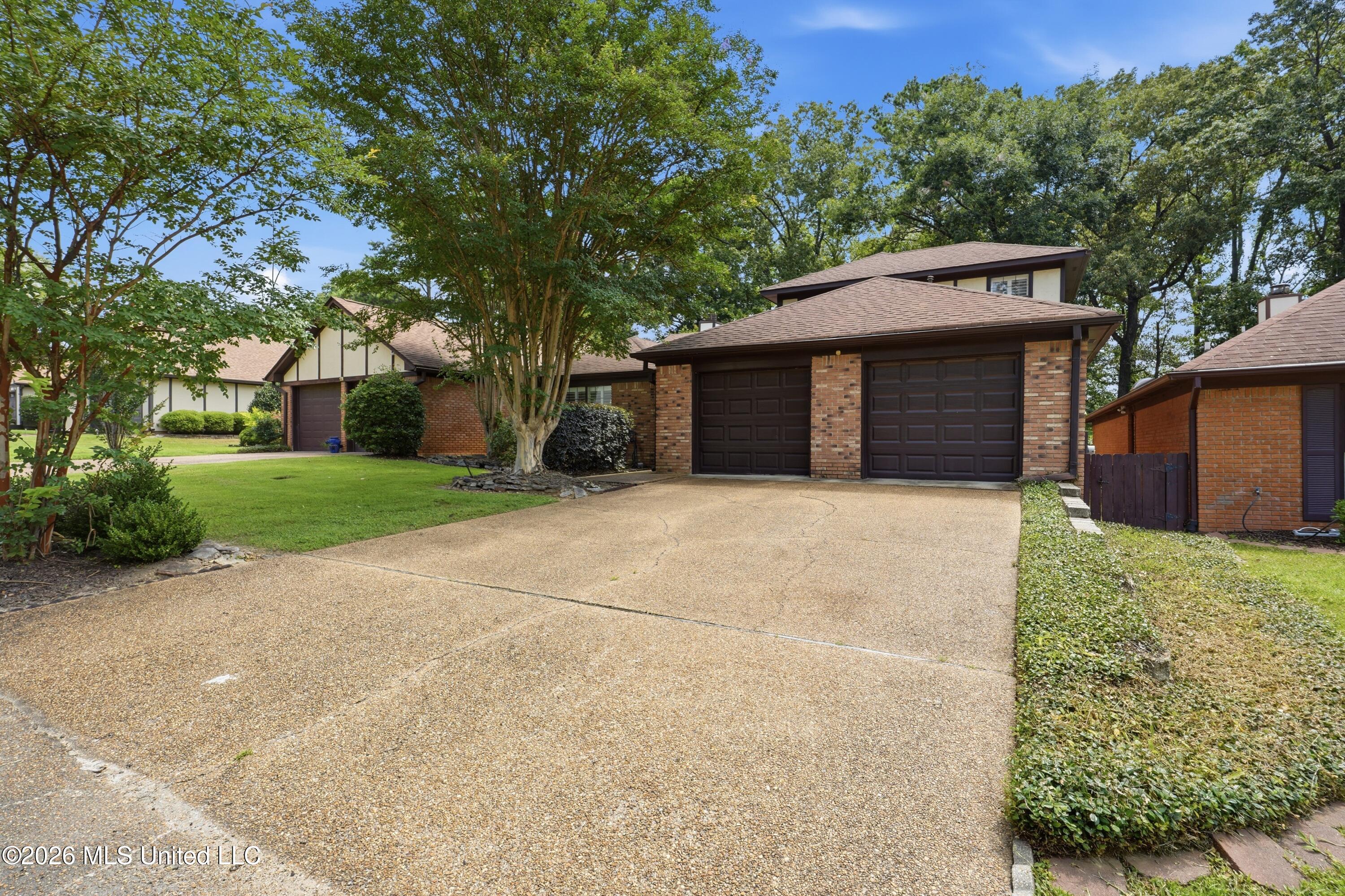 443 Bradford Drive Property Photo 2