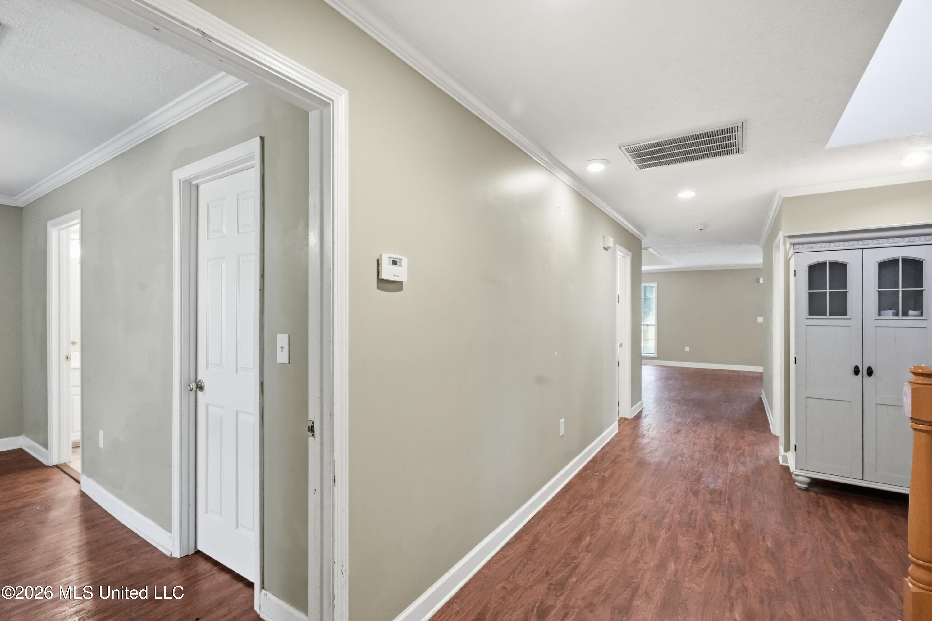 443 Bradford Drive Property Photo 5