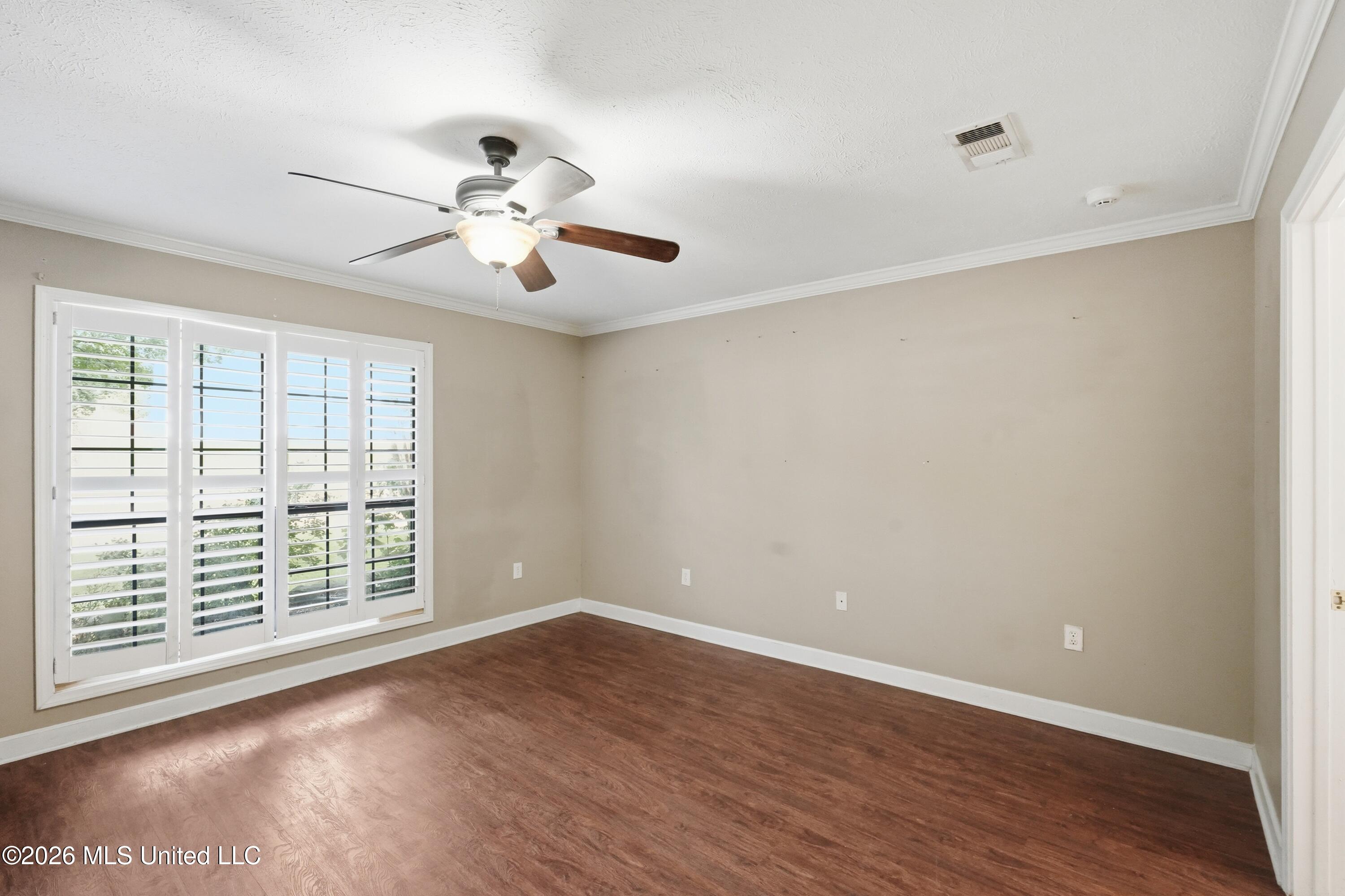 443 Bradford Drive Property Photo 6