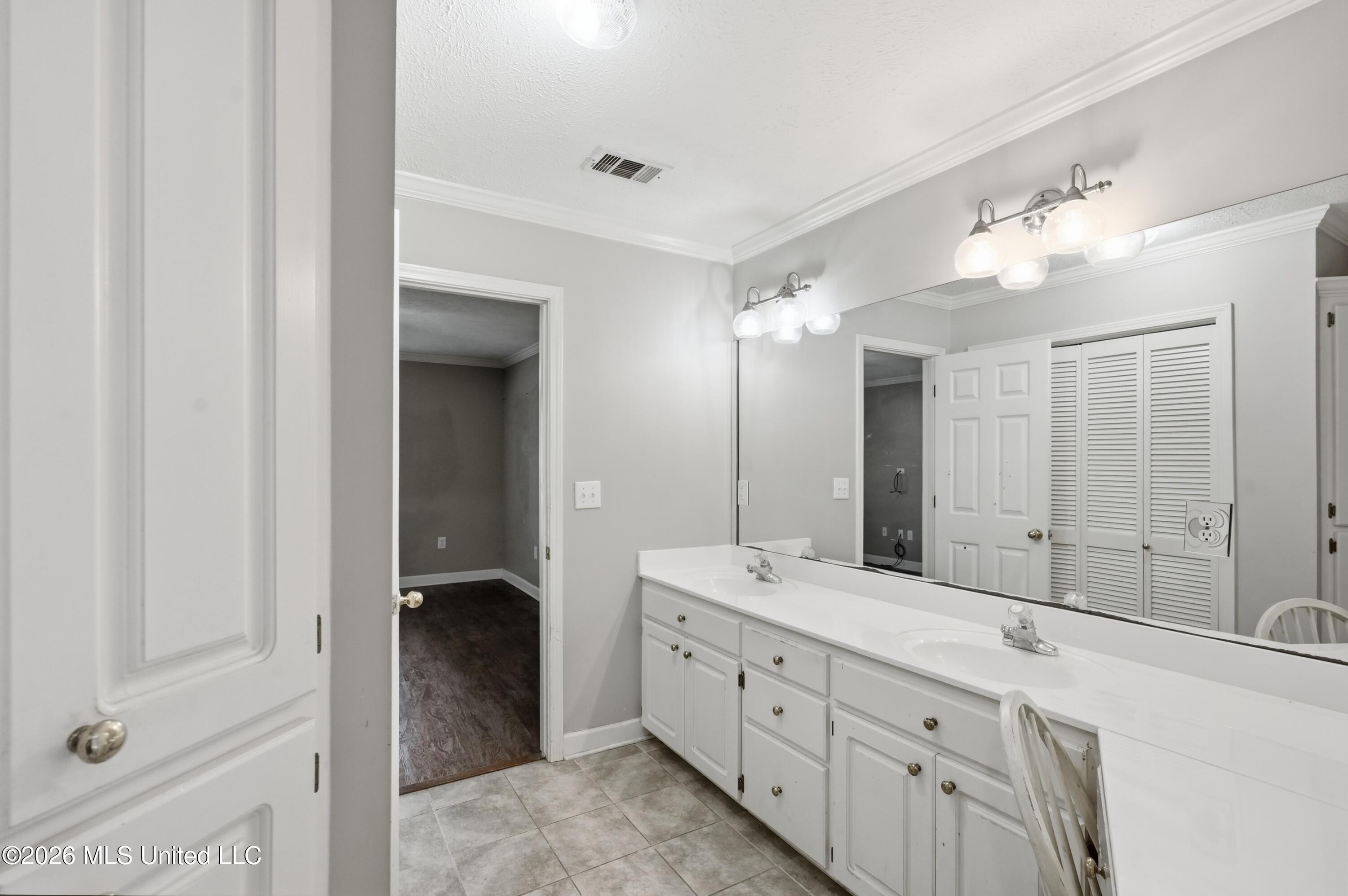 443 Bradford Drive Property Photo 11