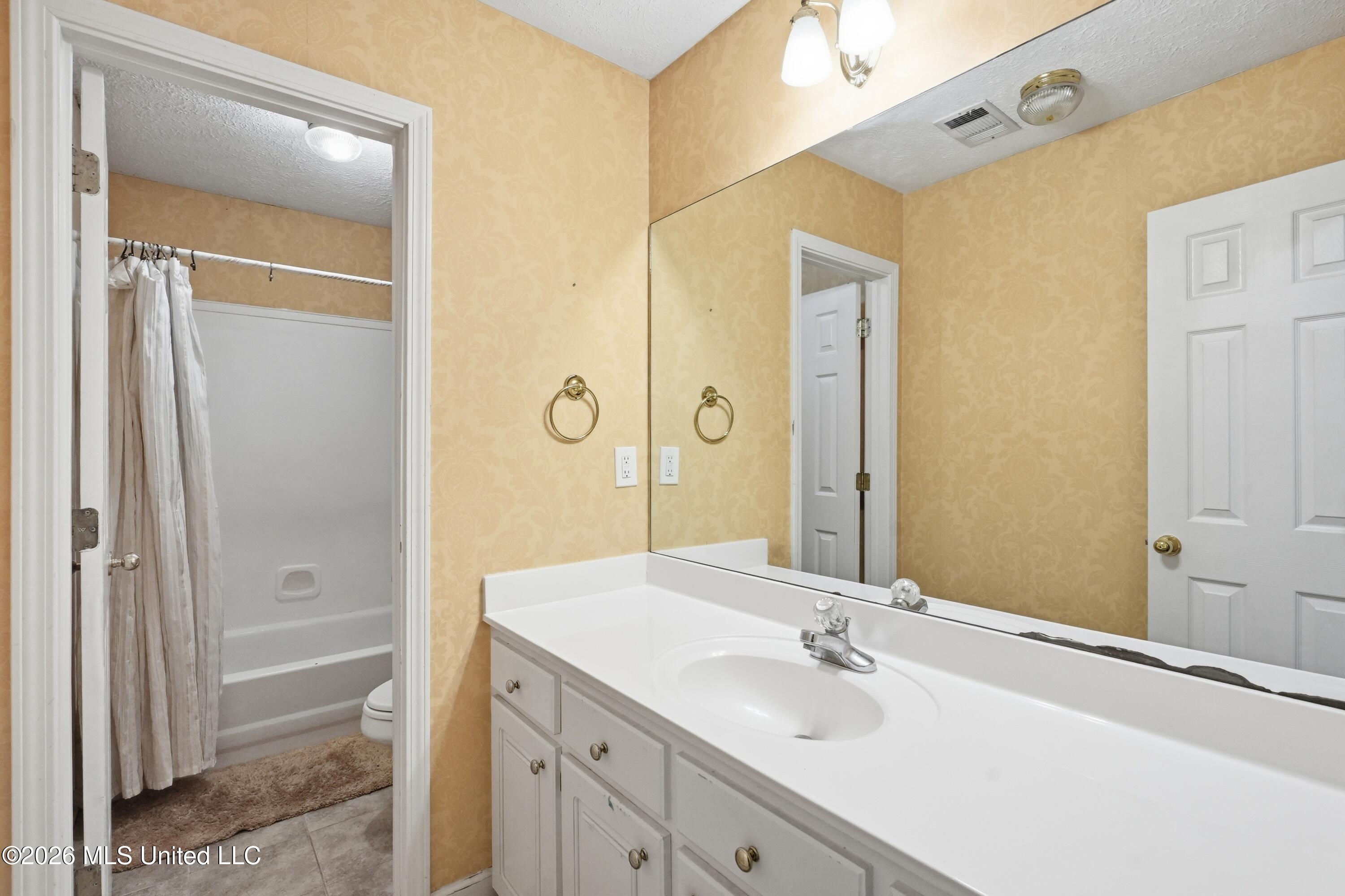 443 Bradford Drive Property Photo 33