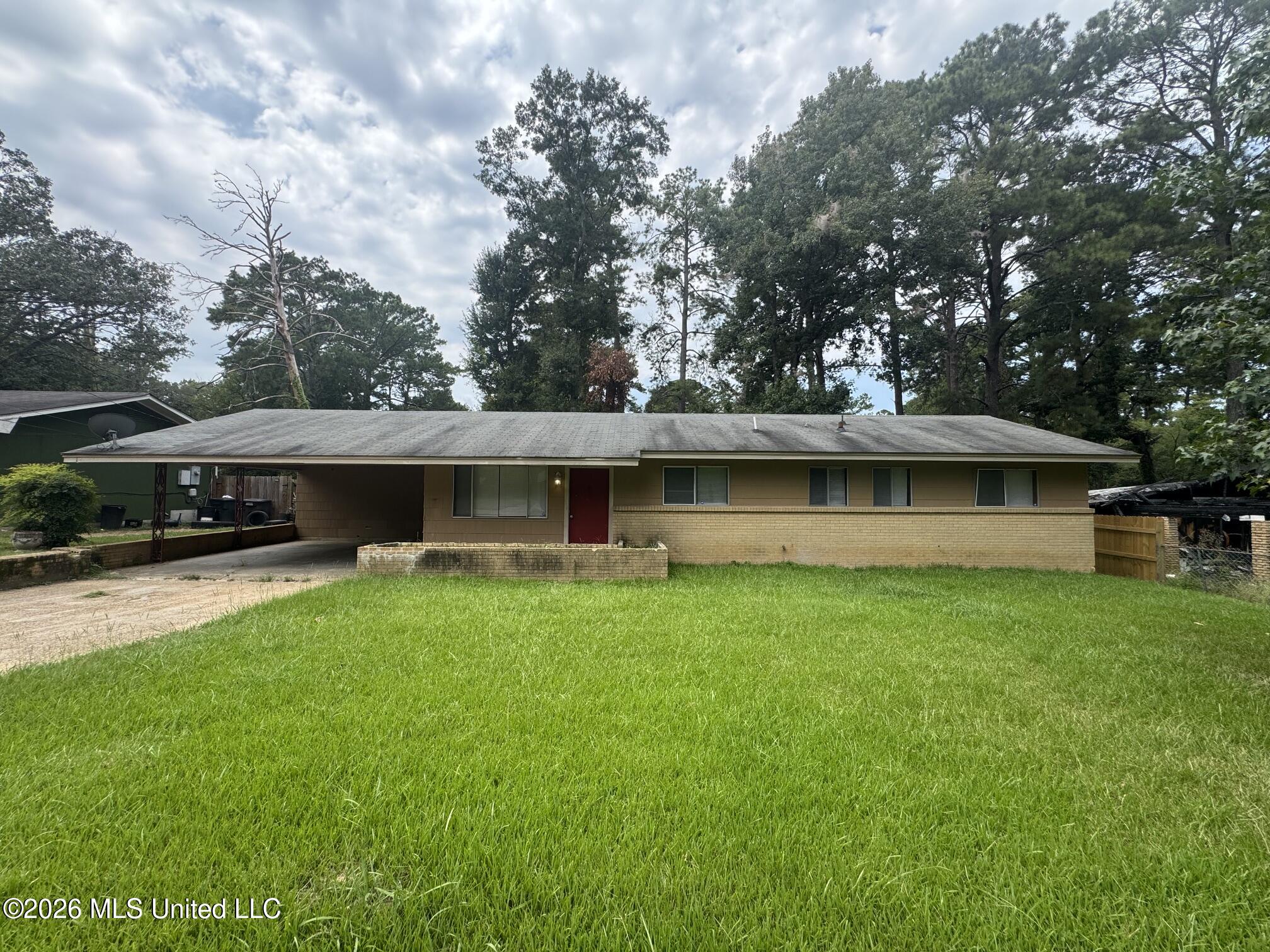 3139 Charleston Drive Property Photo 1