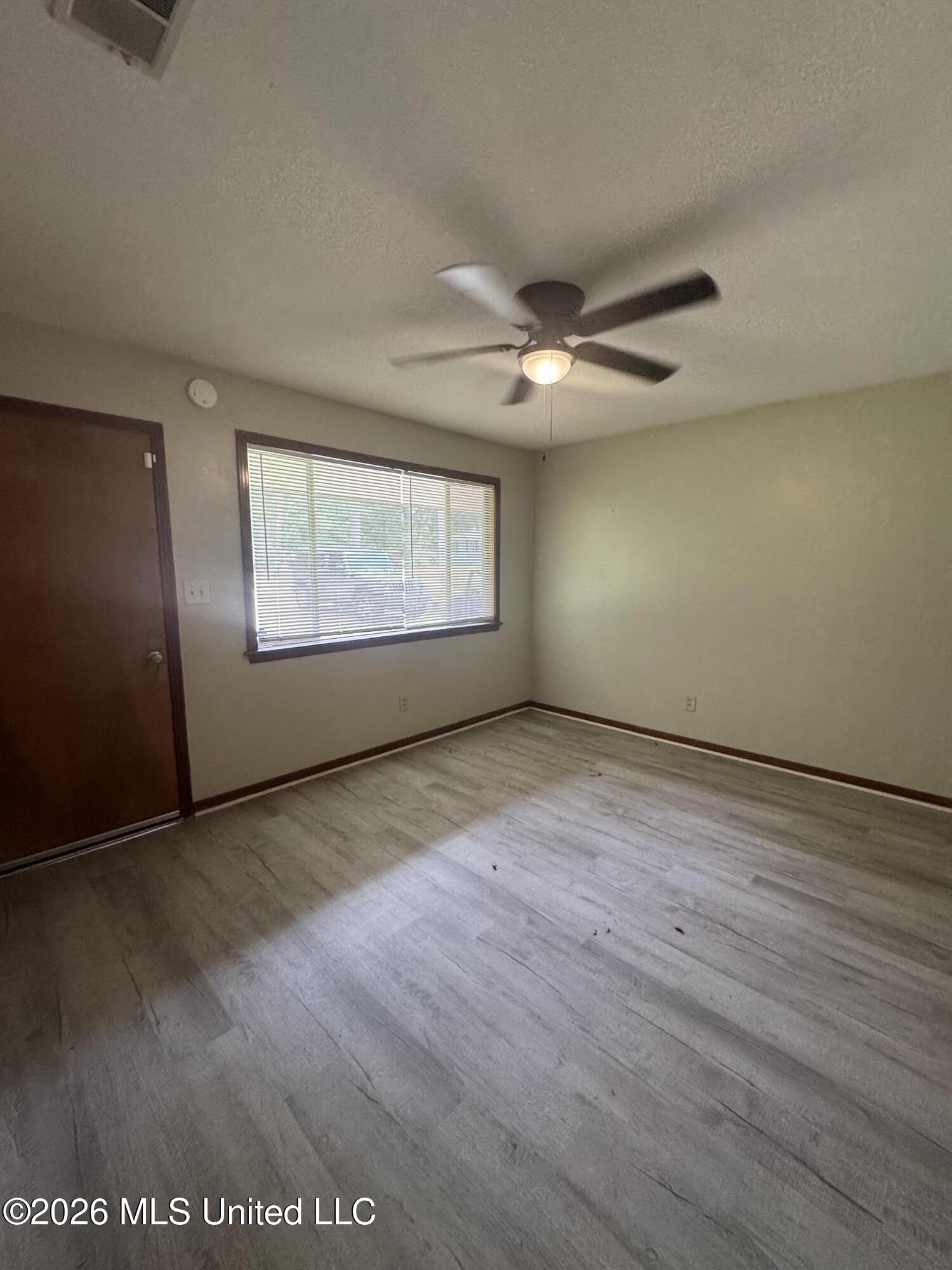 3139 Charleston Drive Property Photo 2