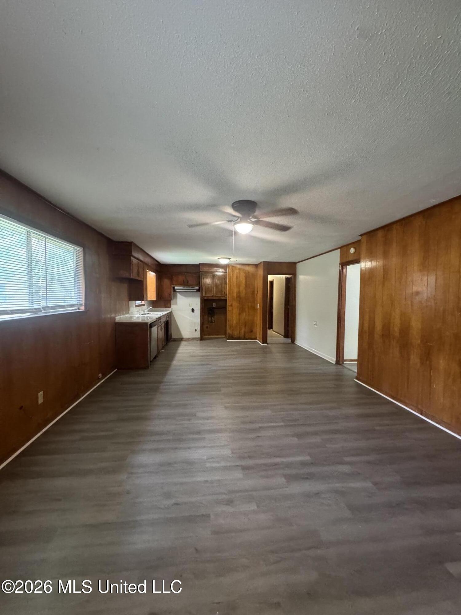 3139 Charleston Drive Property Photo 4