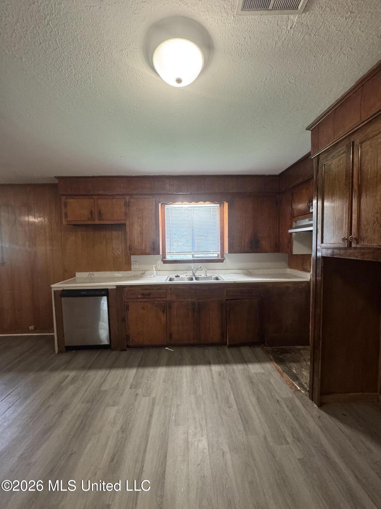 3139 Charleston Drive Property Photo 6