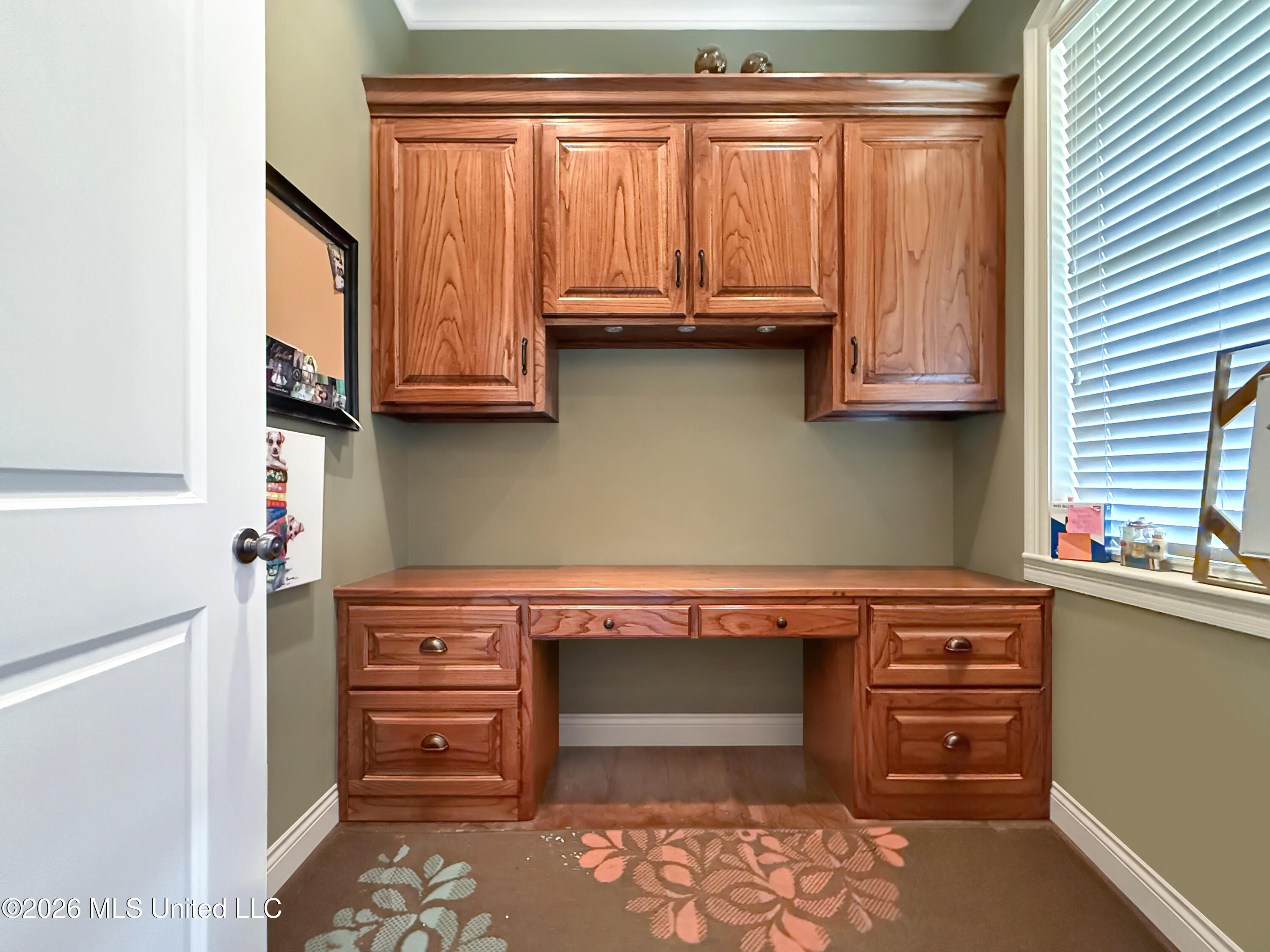 895 Montgomery Road Property Photo 3