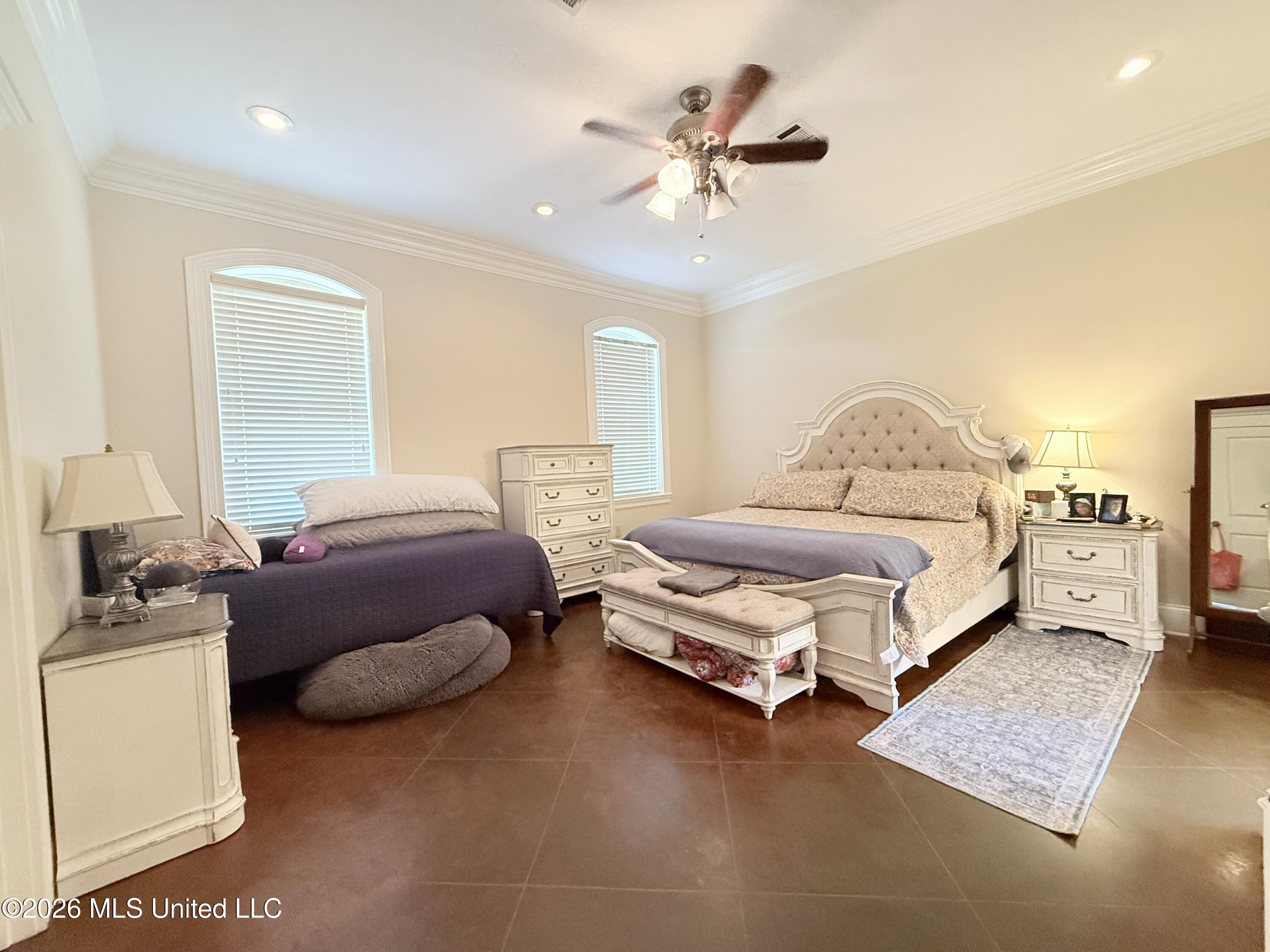 895 Montgomery Road Property Photo 10
