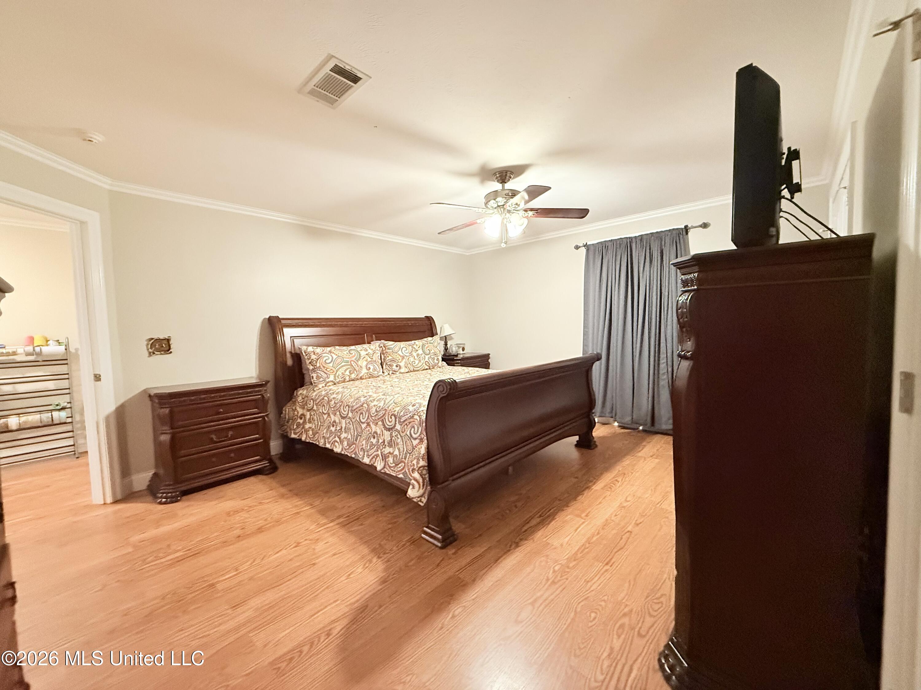 895 Montgomery Road Property Photo 22