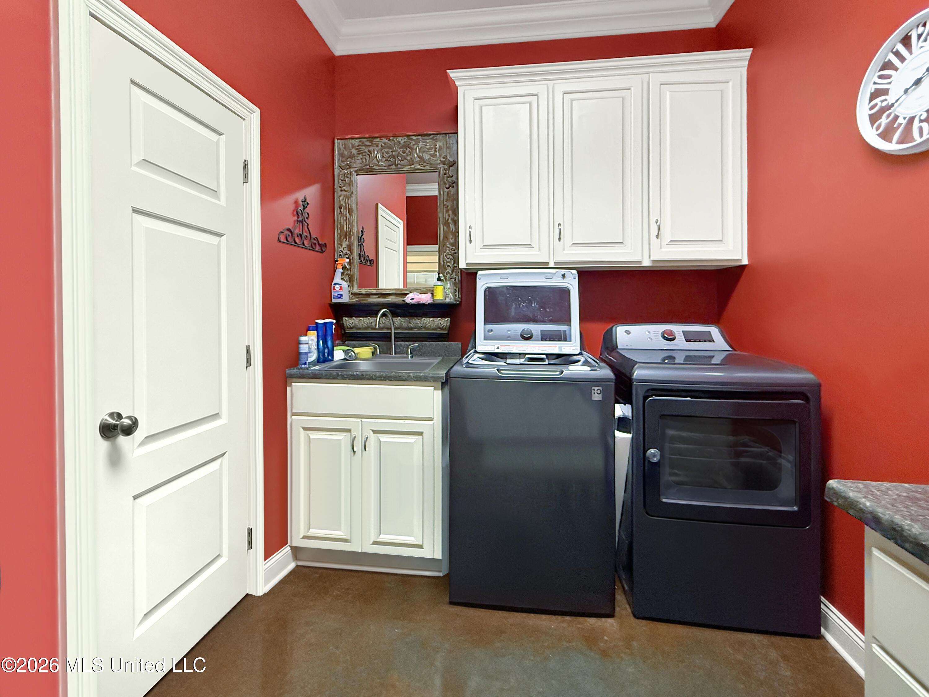 895 Montgomery Road Property Photo 23