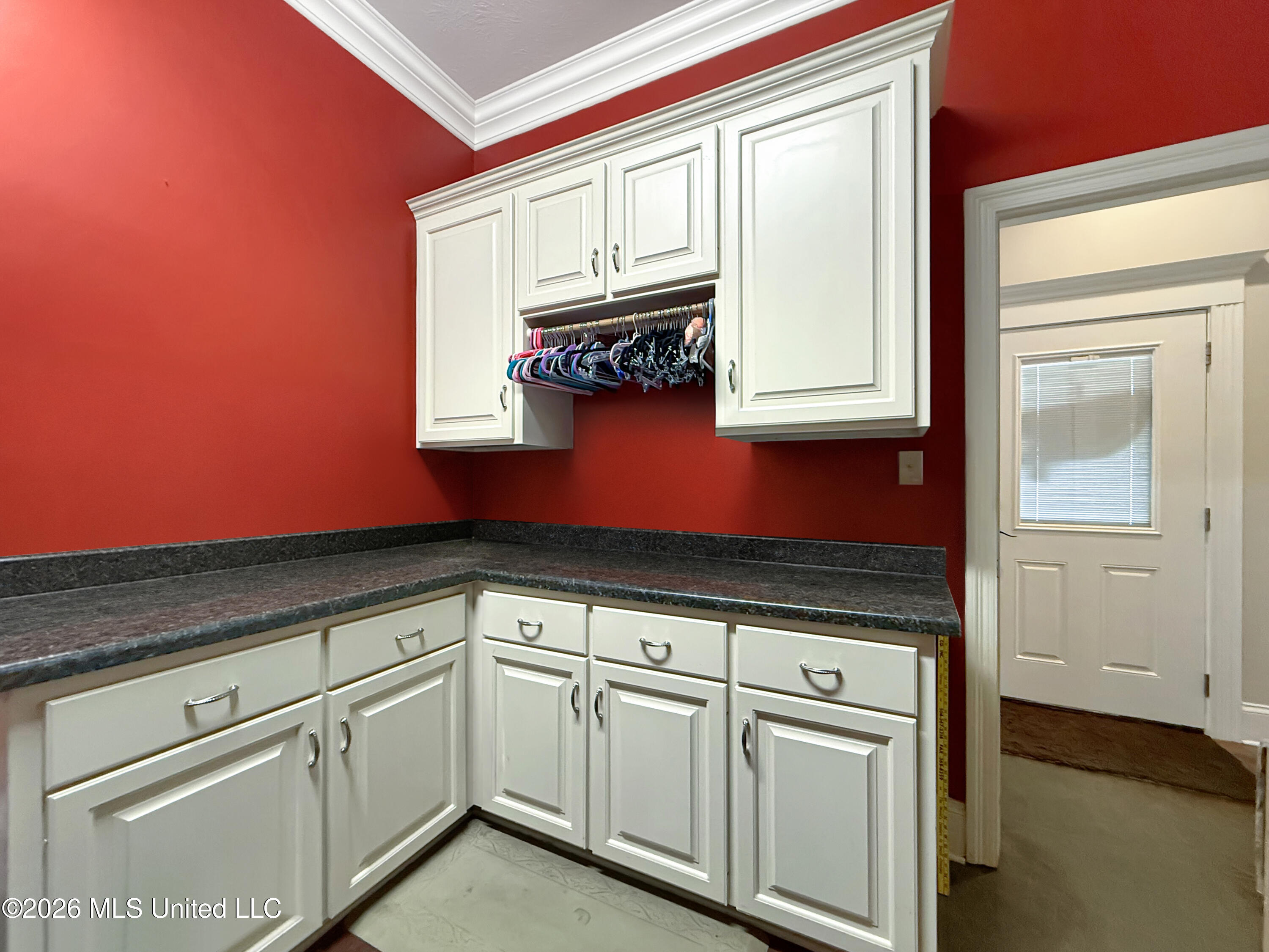 895 Montgomery Road Property Photo 24