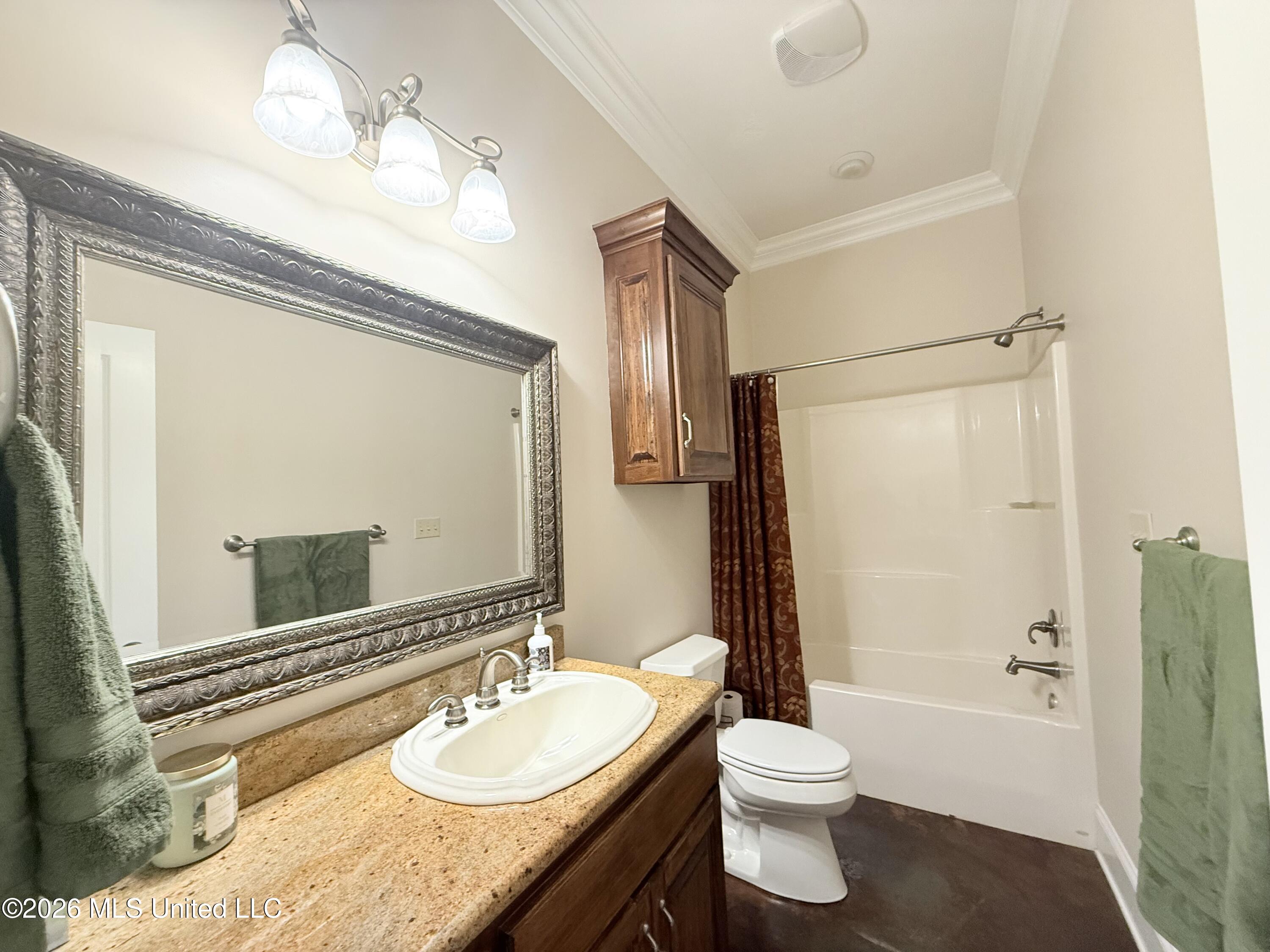 895 Montgomery Road Property Photo 25