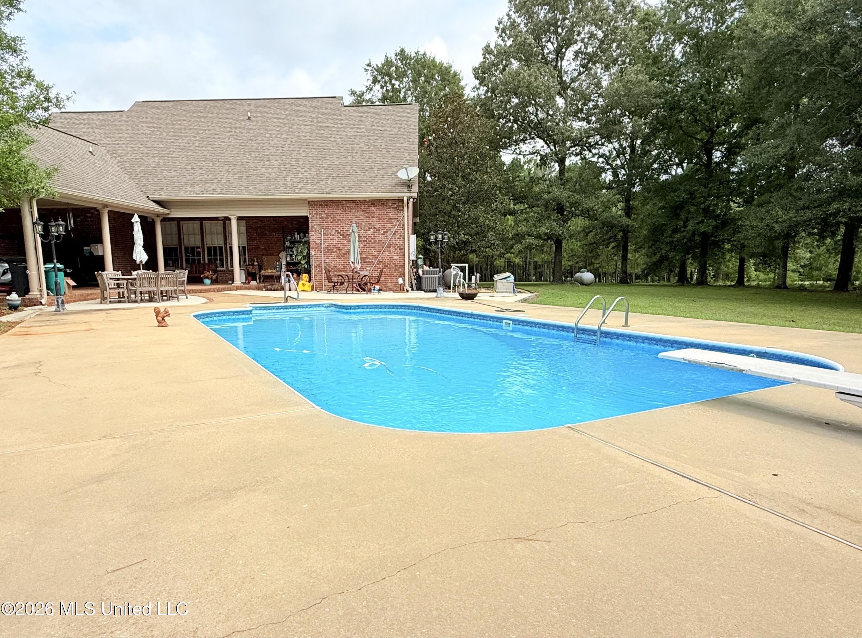 895 Montgomery Road Property Photo 27