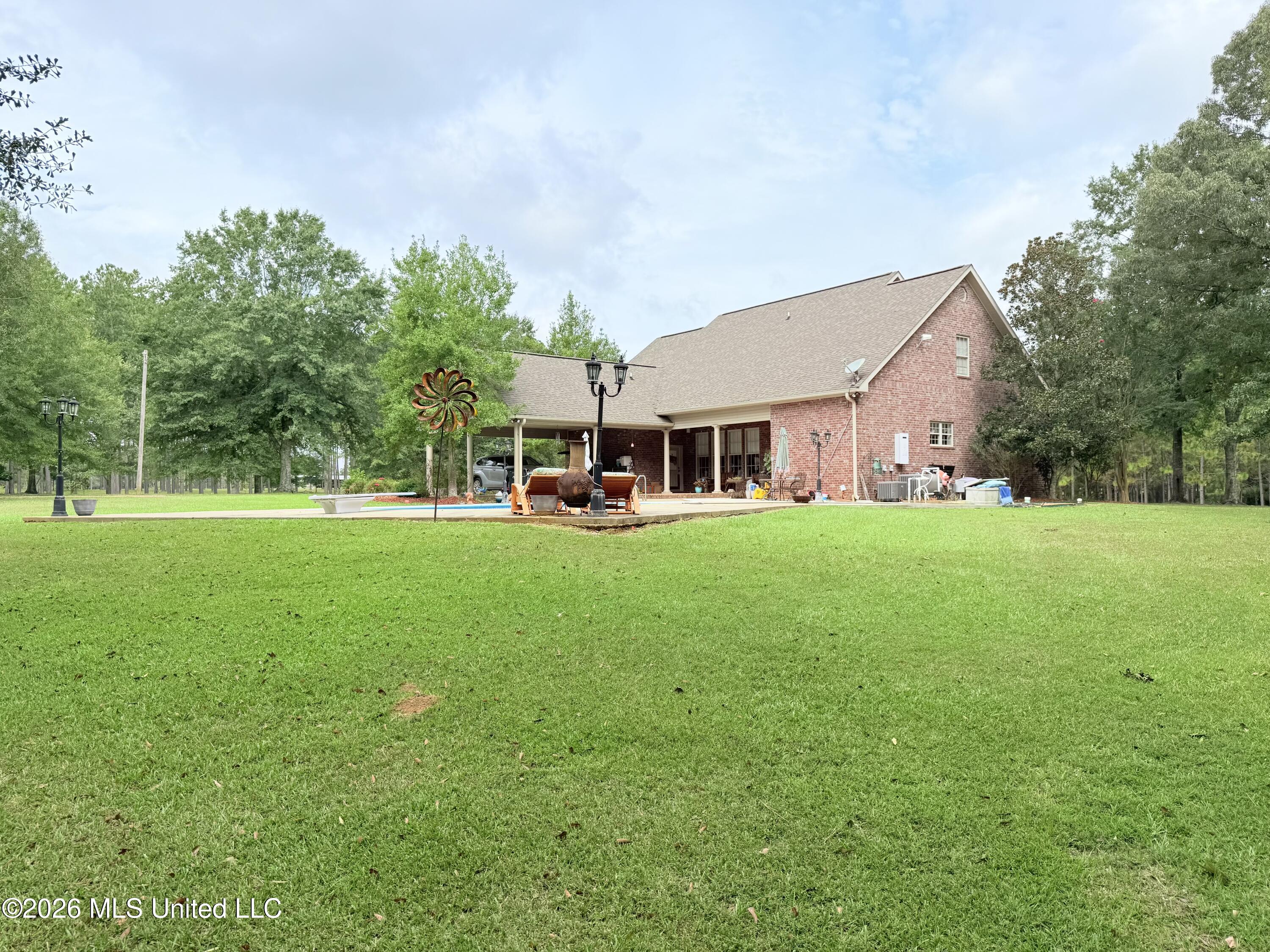 895 Montgomery Road Property Photo 28