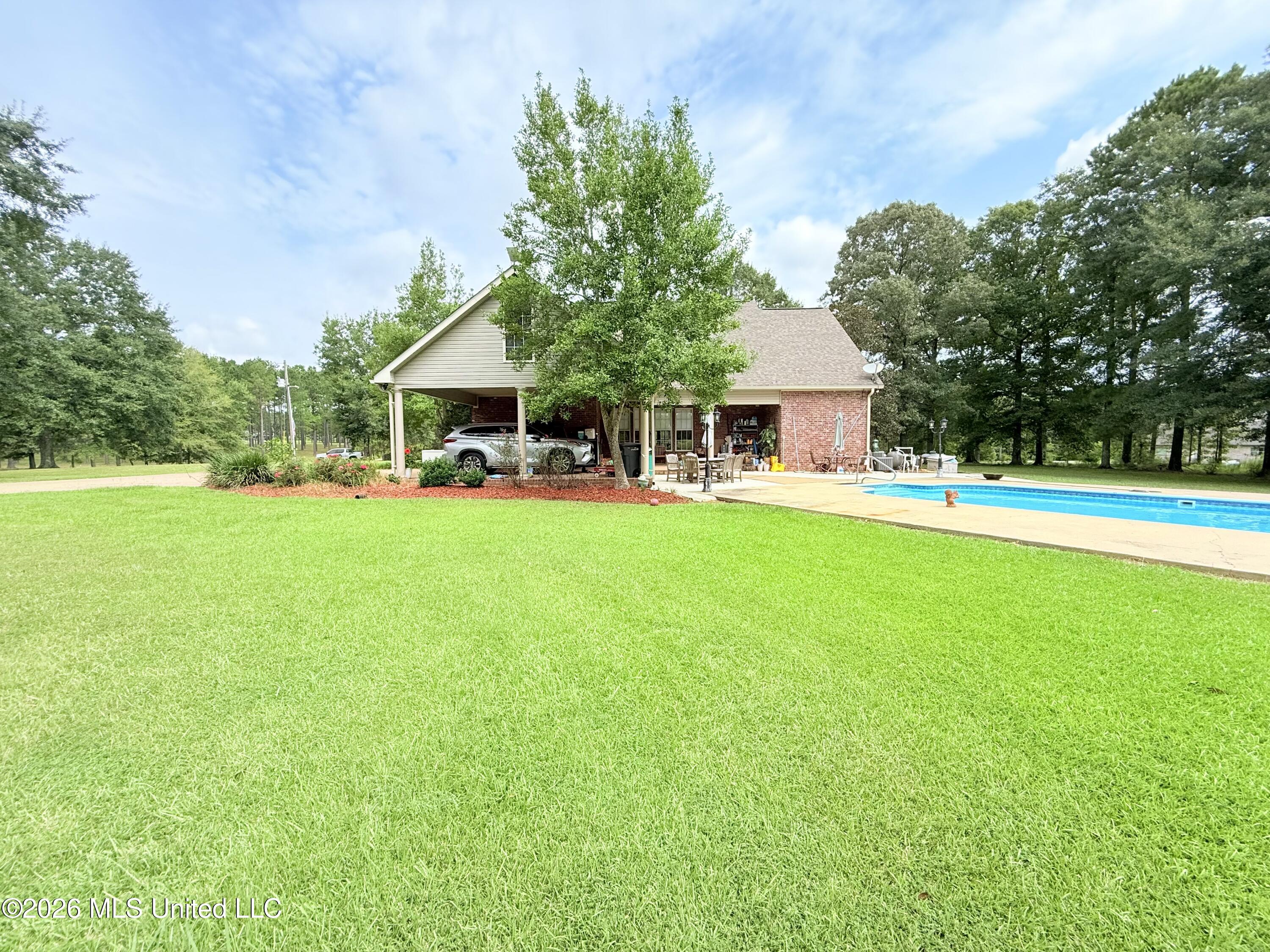 895 Montgomery Road Property Photo 29