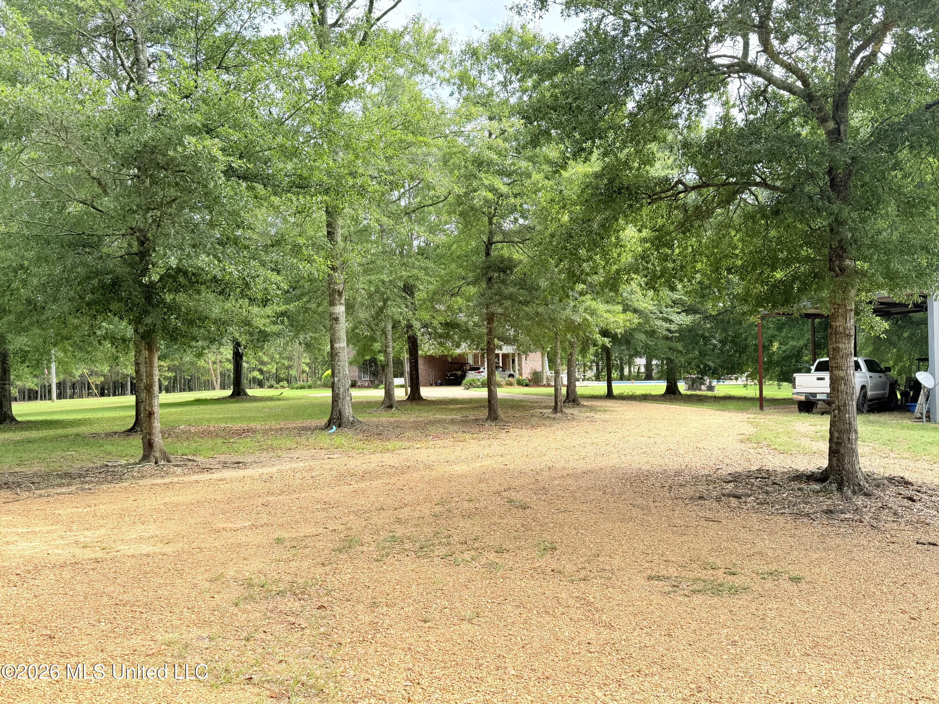 895 Montgomery Road Property Photo 35