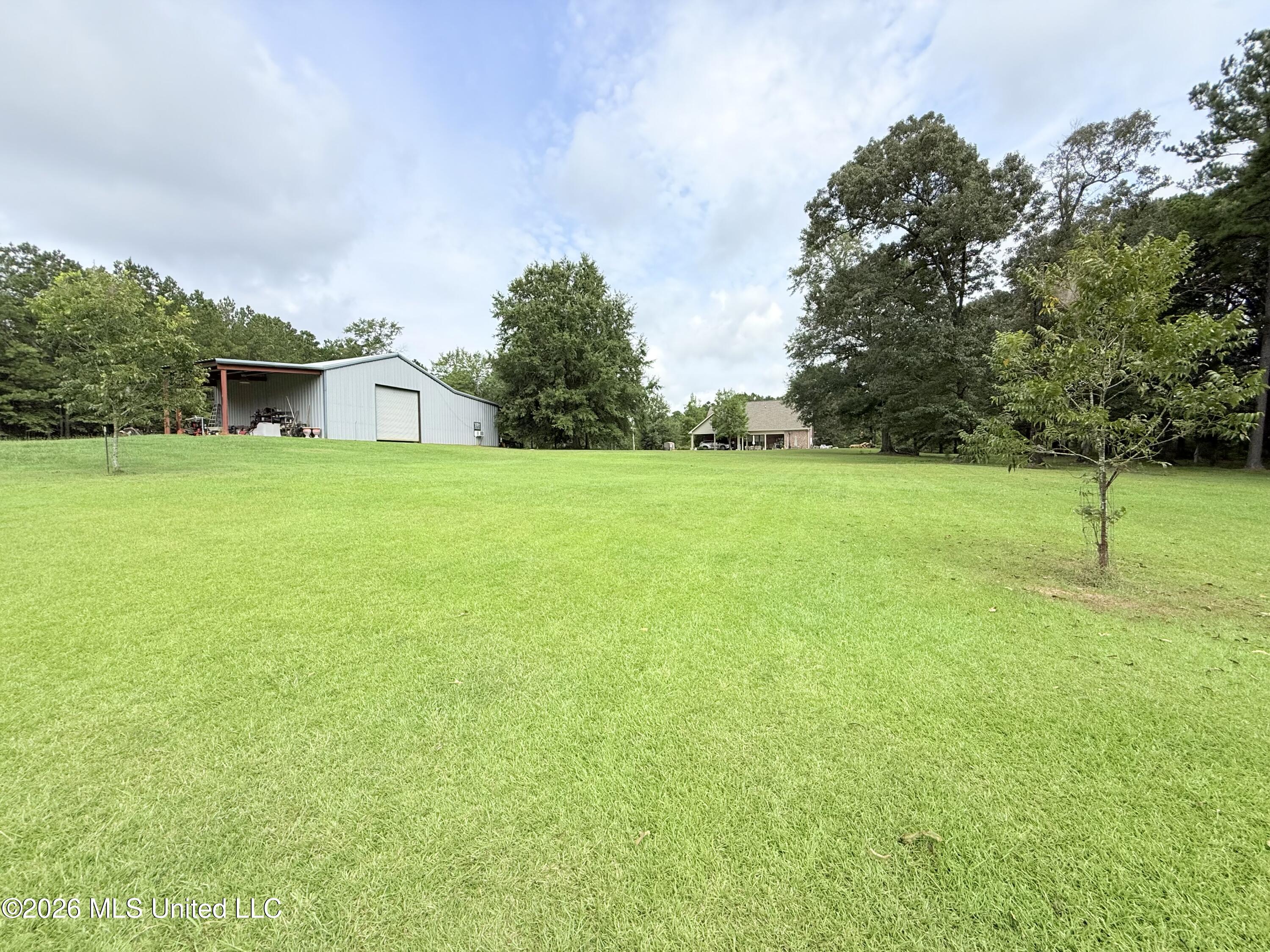 895 Montgomery Road Property Photo 36