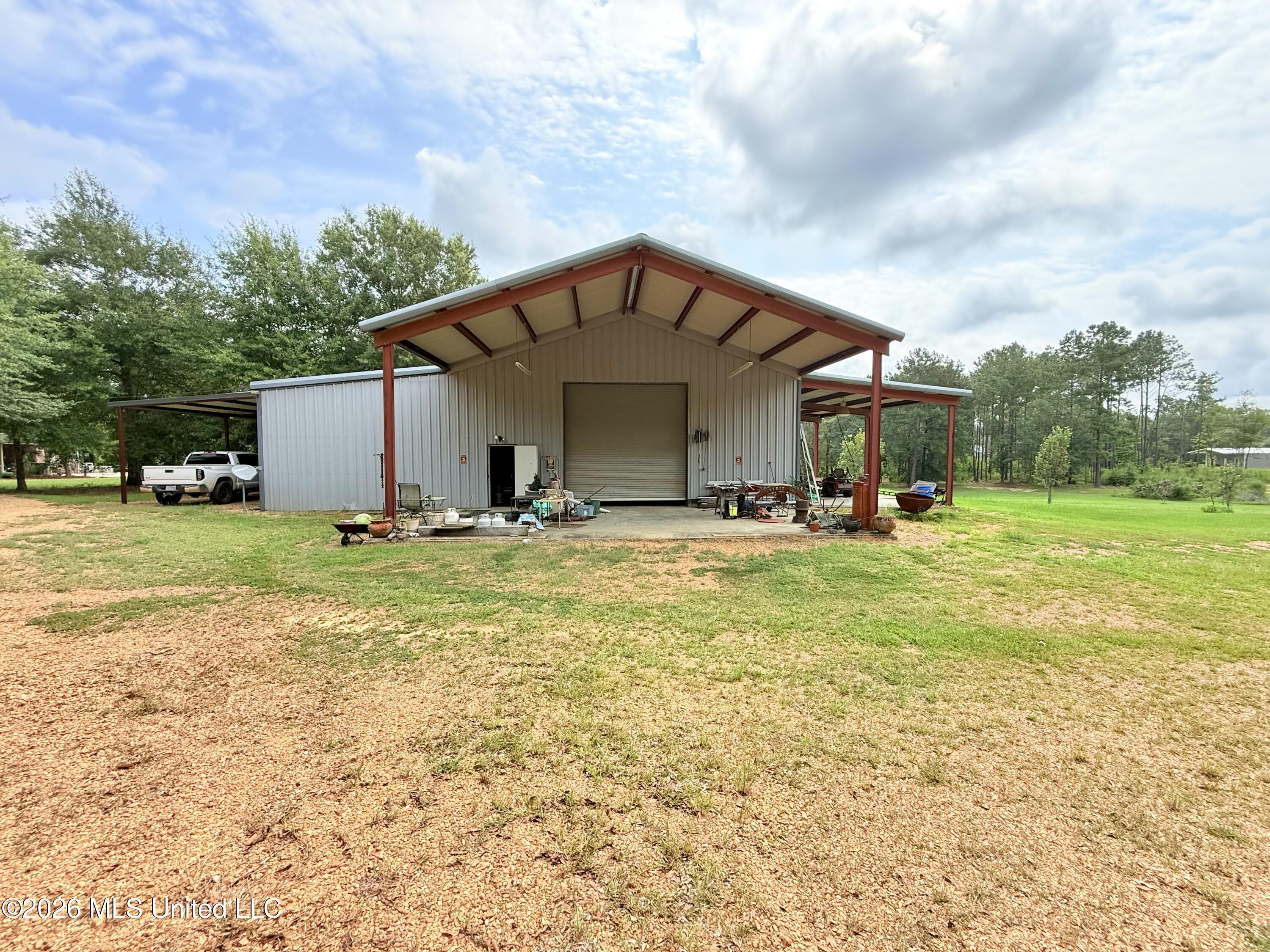 895 Montgomery Road Property Photo 37
