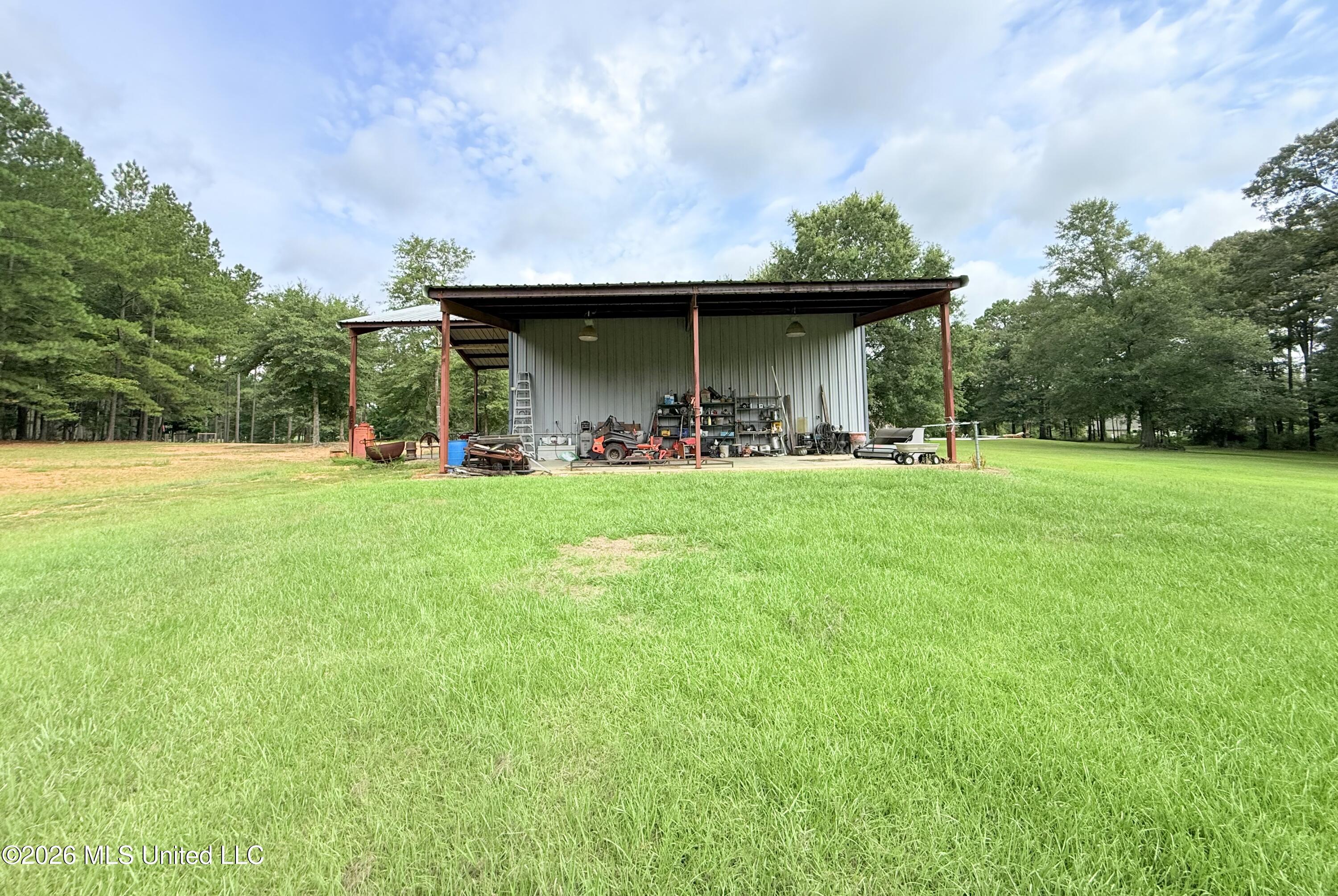 895 Montgomery Road Property Photo 38